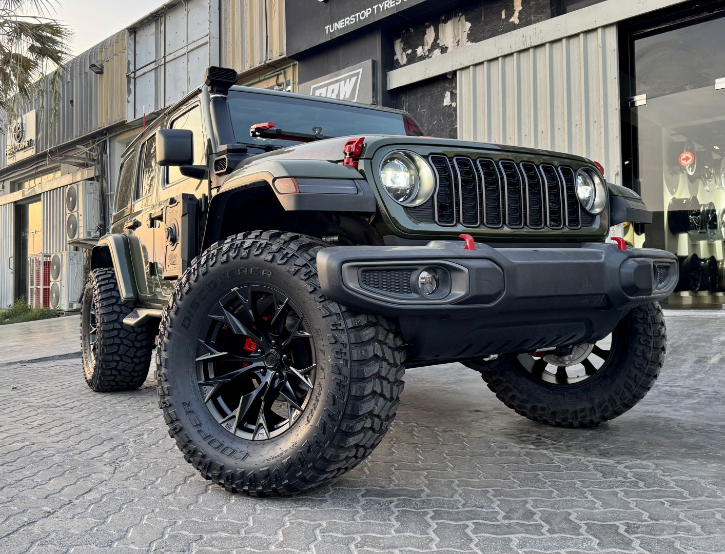 2025 JEEP WRANGLER gallery image 4