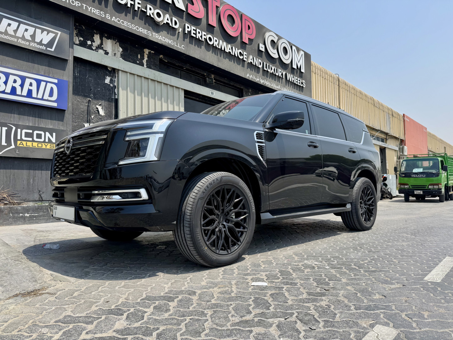 2025 NISSAN PATROL Y63 fitted with Vossen HF-3 Gloss Graphite Polished Wheel