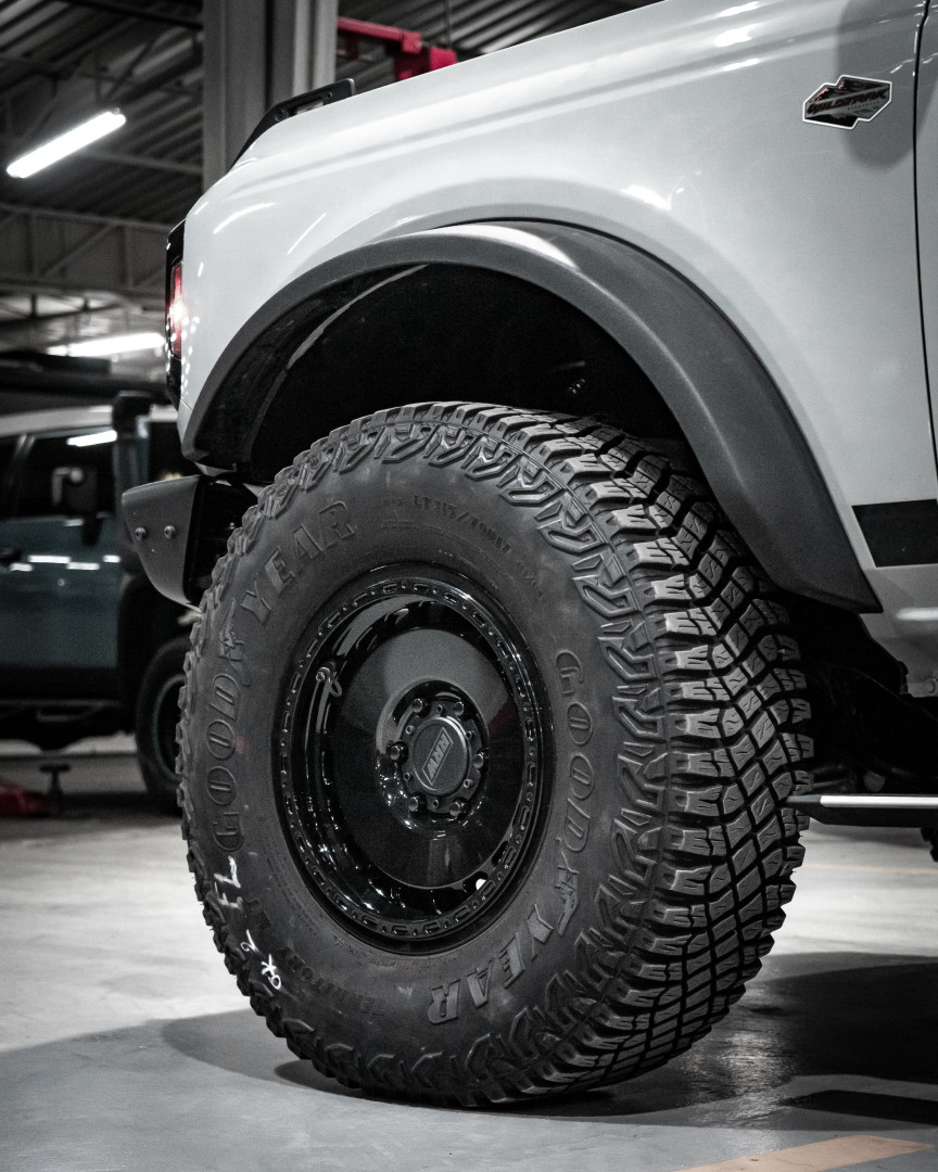 2021 FORD BRONCO fitted with Relations Race Wheels RG3-H Forged Gloss Black Wheel