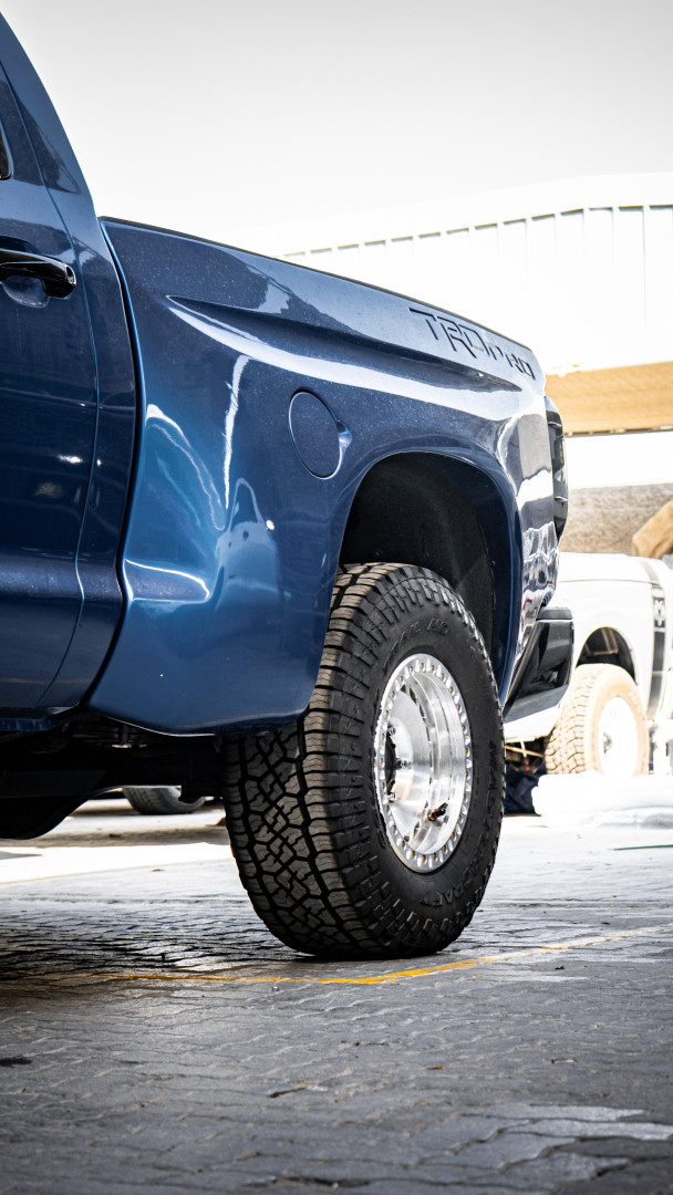 2012 TOYOTA TUNDRA gallery image 2