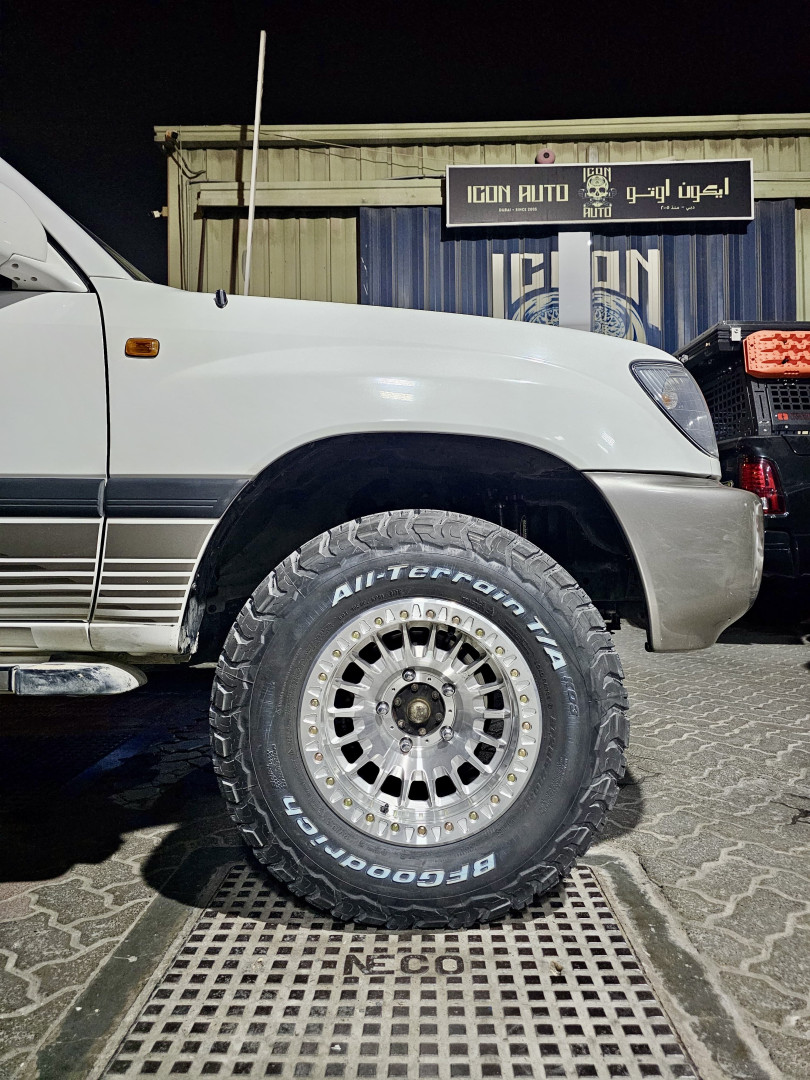 2000 TOYOTA LAND CRUISER 100