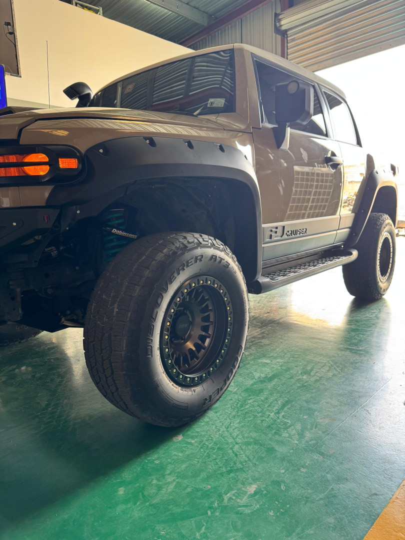 2015 TOYOTA FJ CRUISER gallery image 4