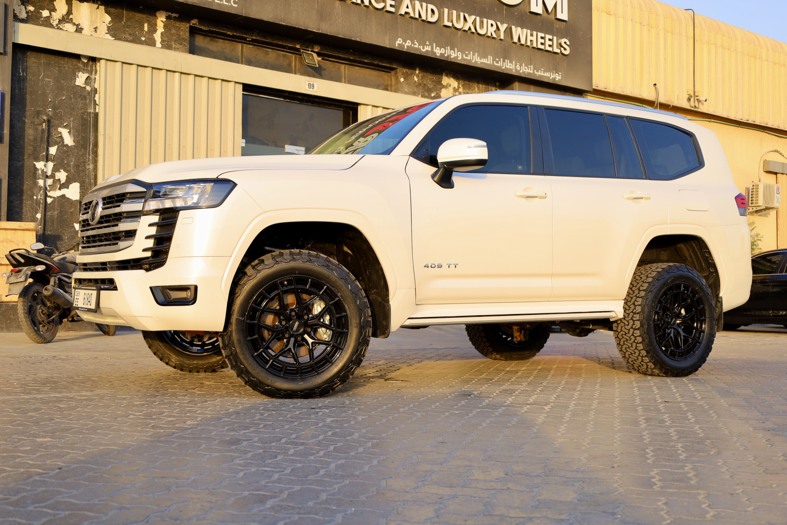 2024 TOYOTA LAND CRUISER 300 gallery image 2