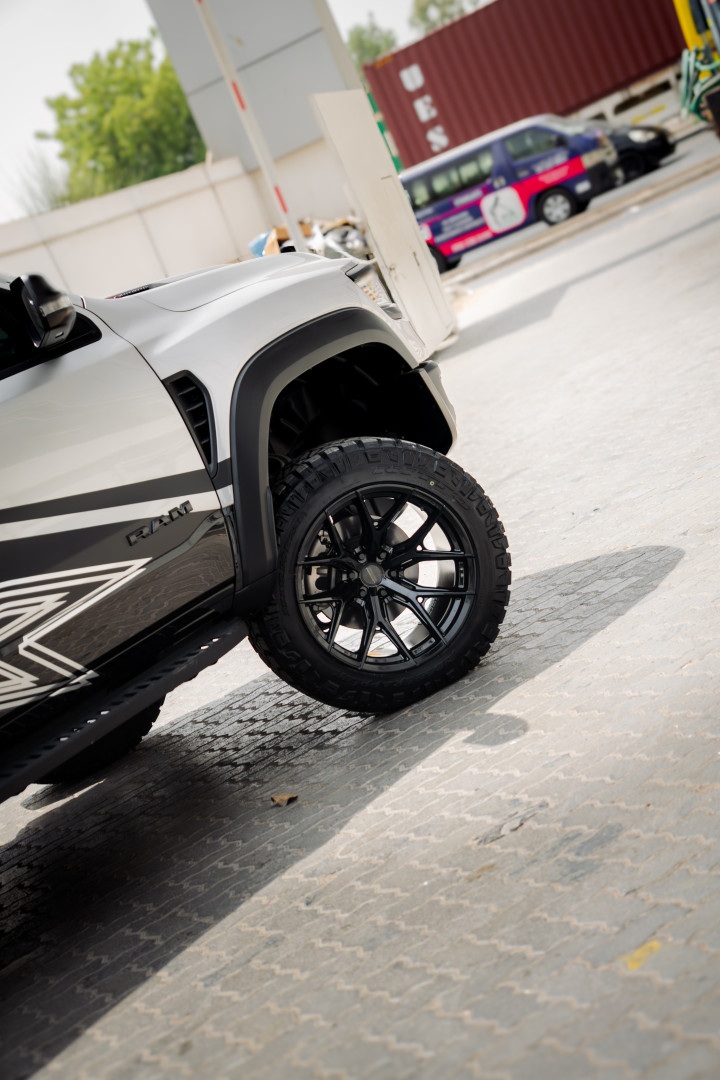 2023 DODGE RAM gallery image 4