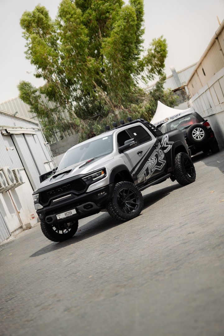2023 DODGE RAM gallery image 3