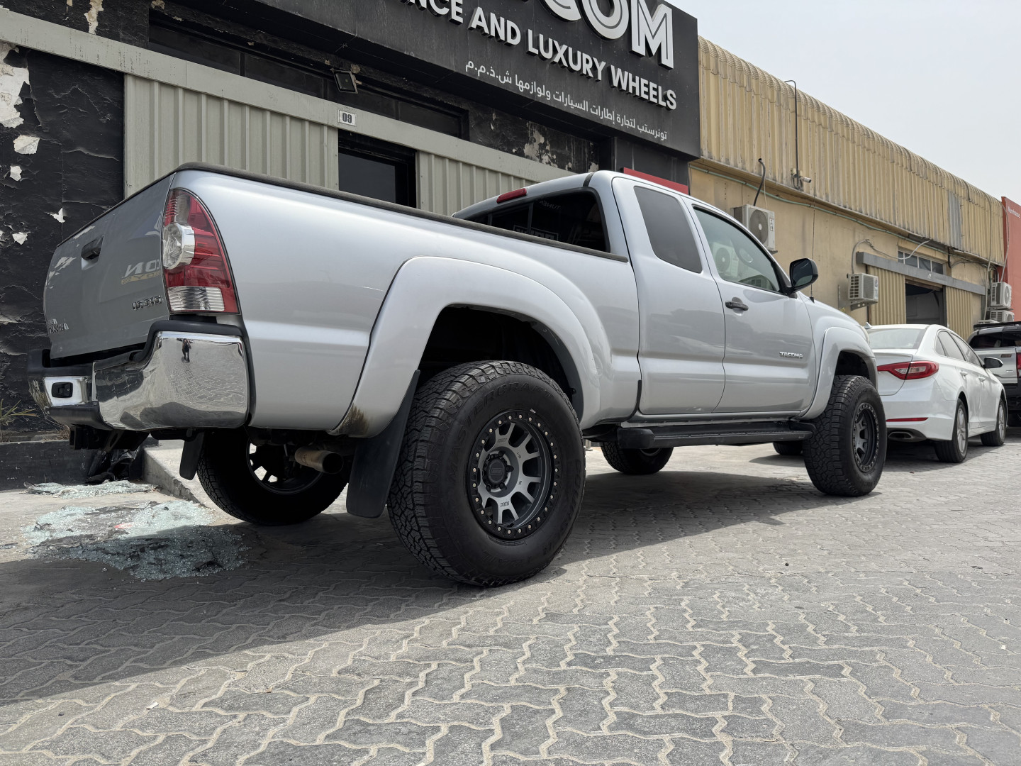 2010 TOYOTA TACOMA gallery image 3