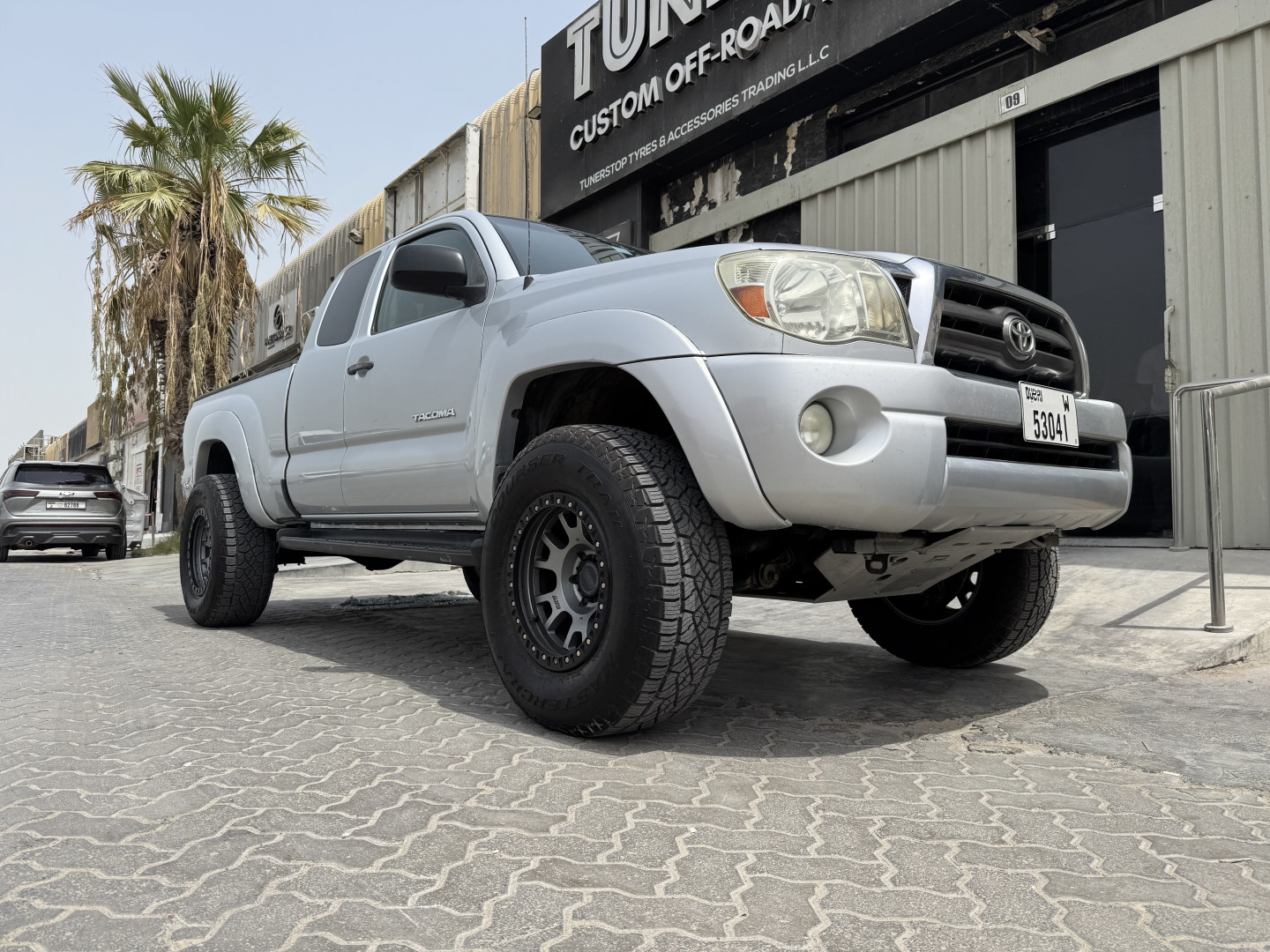 2010 TOYOTA TACOMA gallery image 4