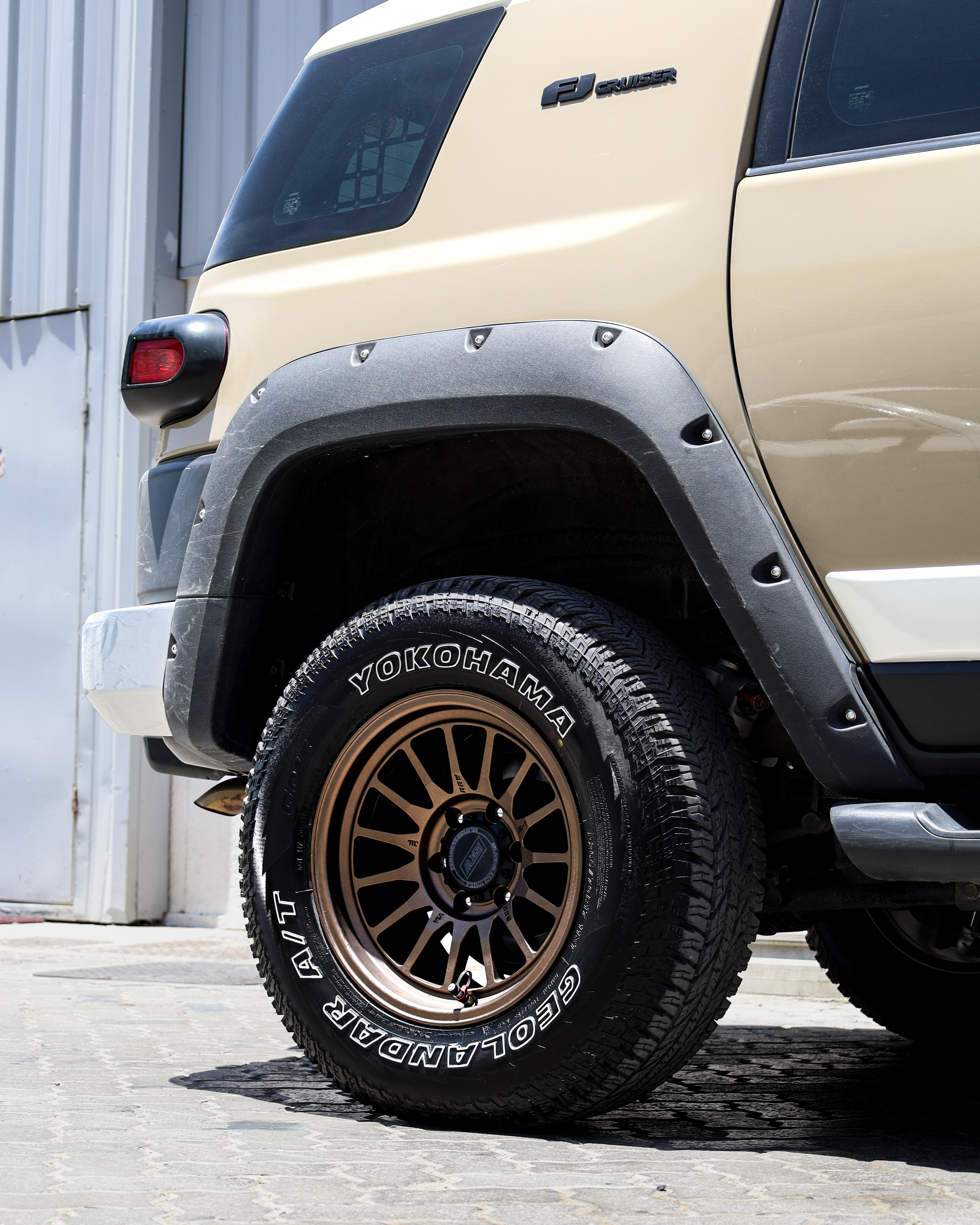 2013 TOYOTA FJ CRUISER gallery image 2