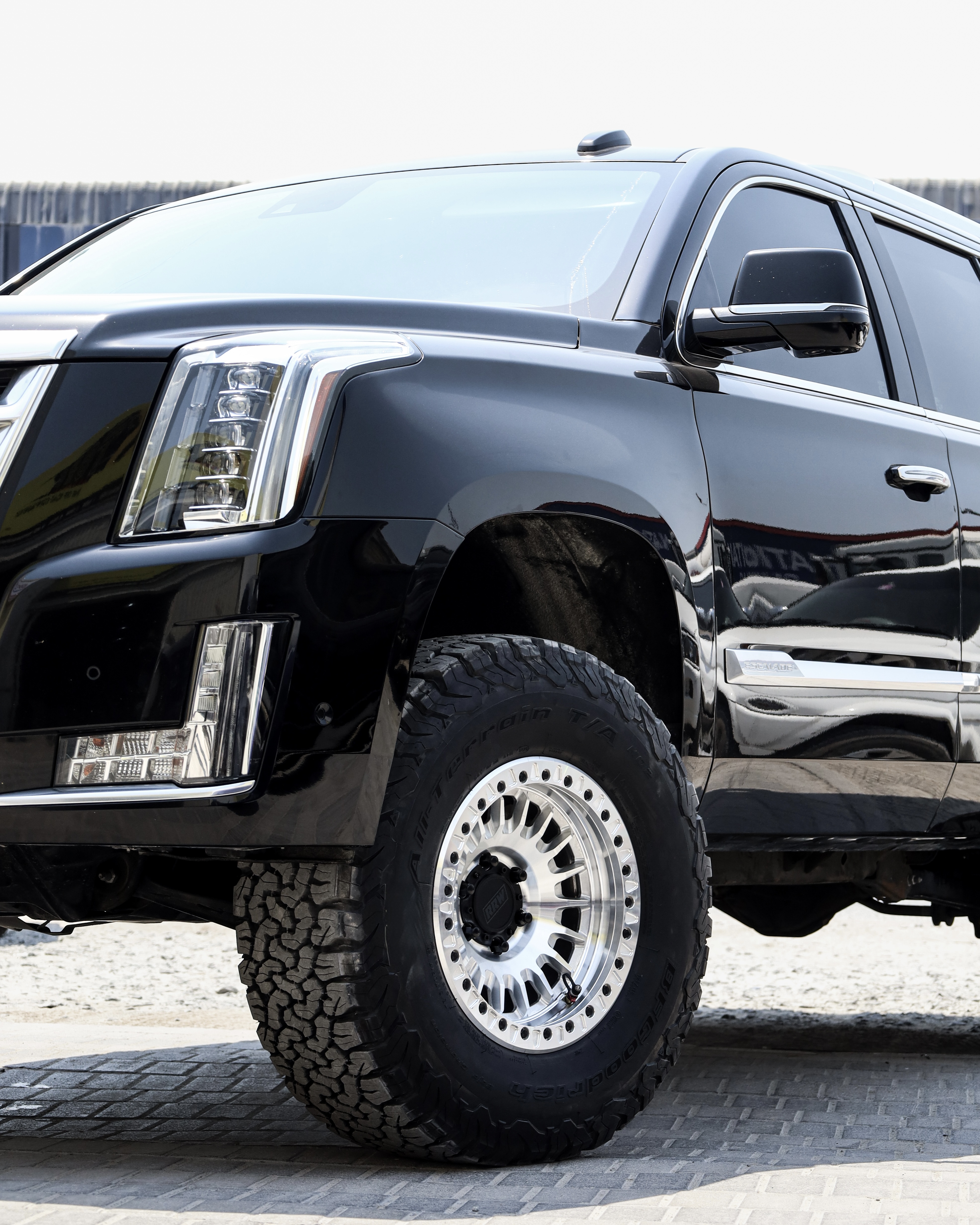 2020 CADILLAC ESCALADE gallery image 3