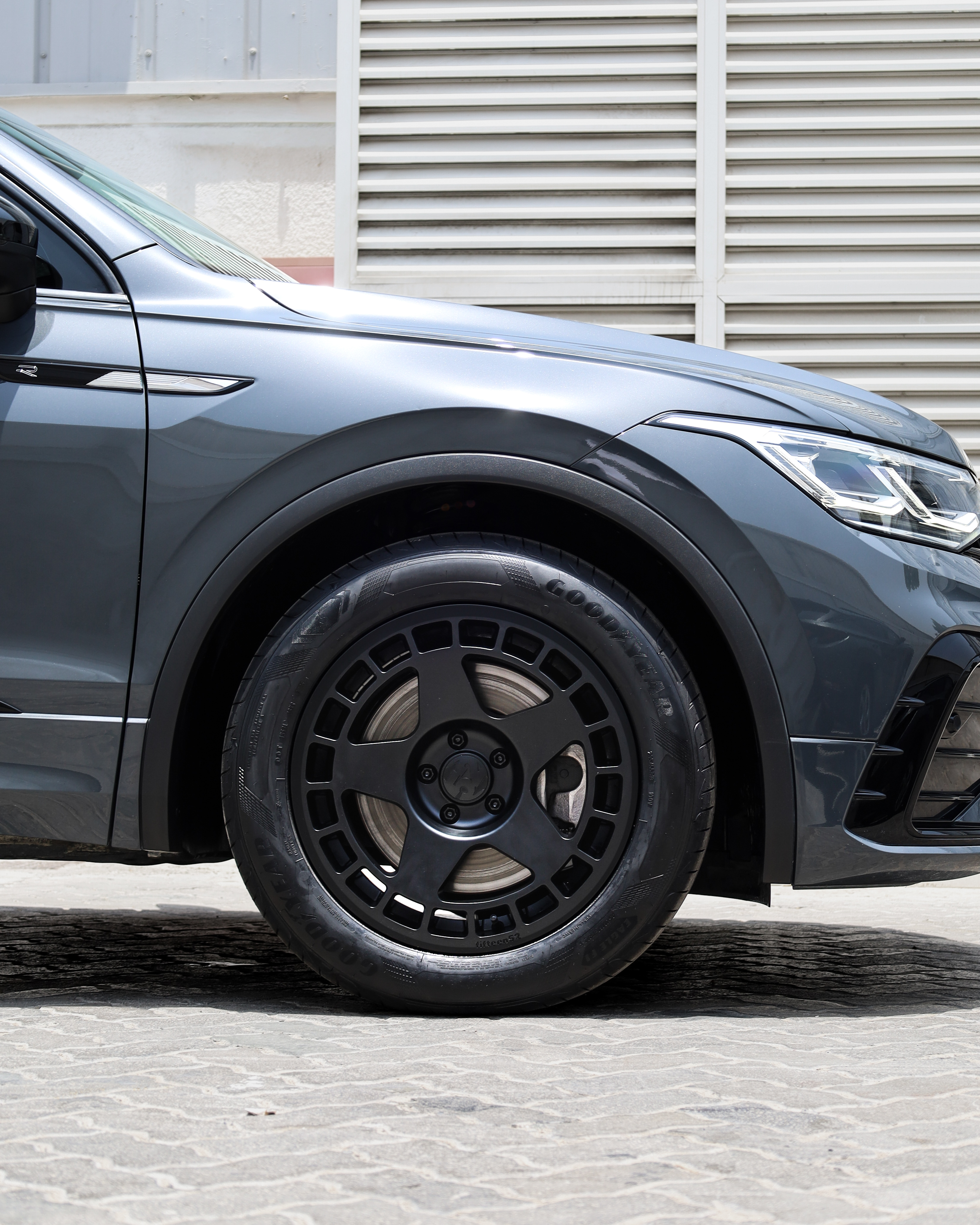 2023 VOLKSWAGEN TIGUAN gallery image 5