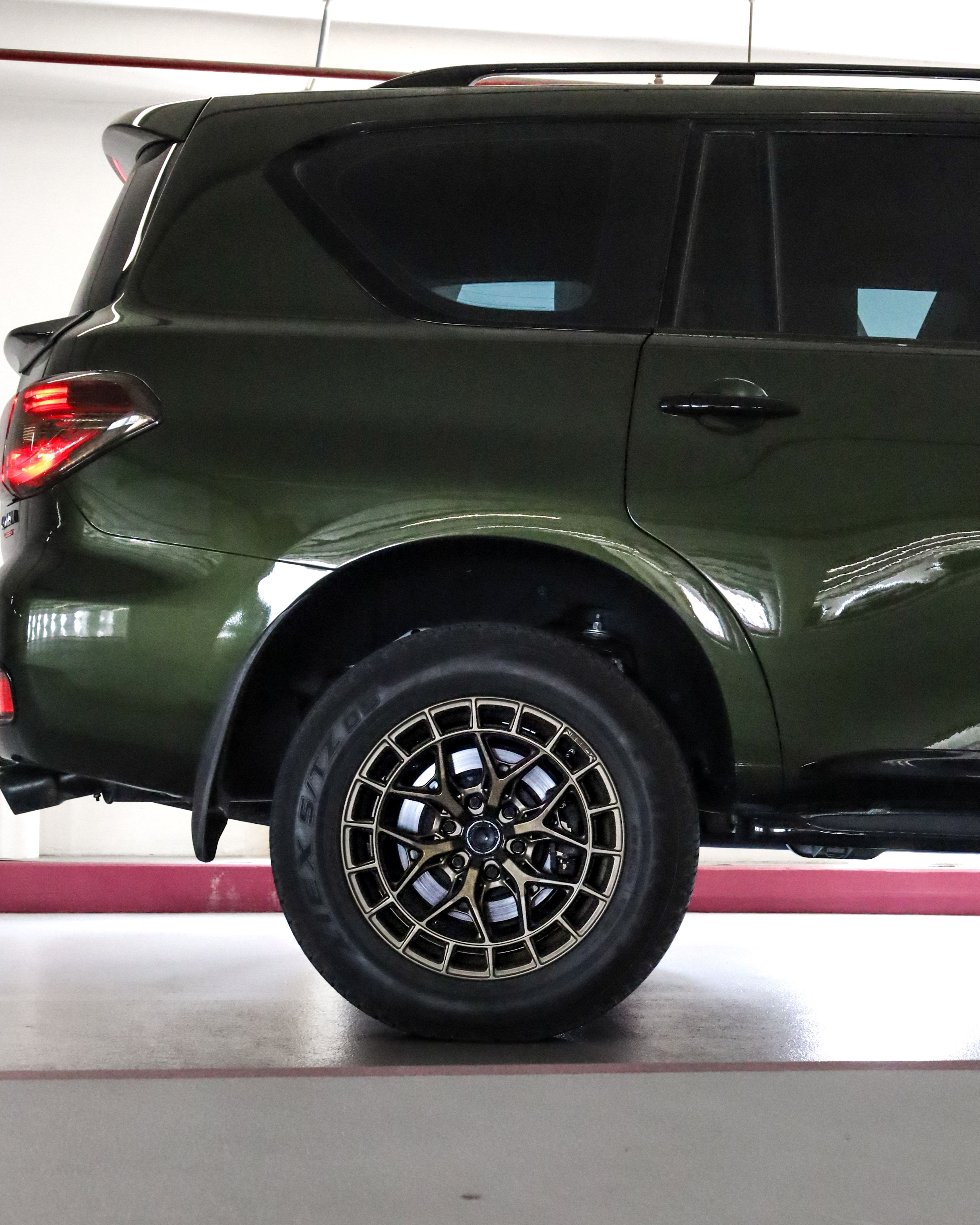 2016 NISSAN Y62 gallery image 4