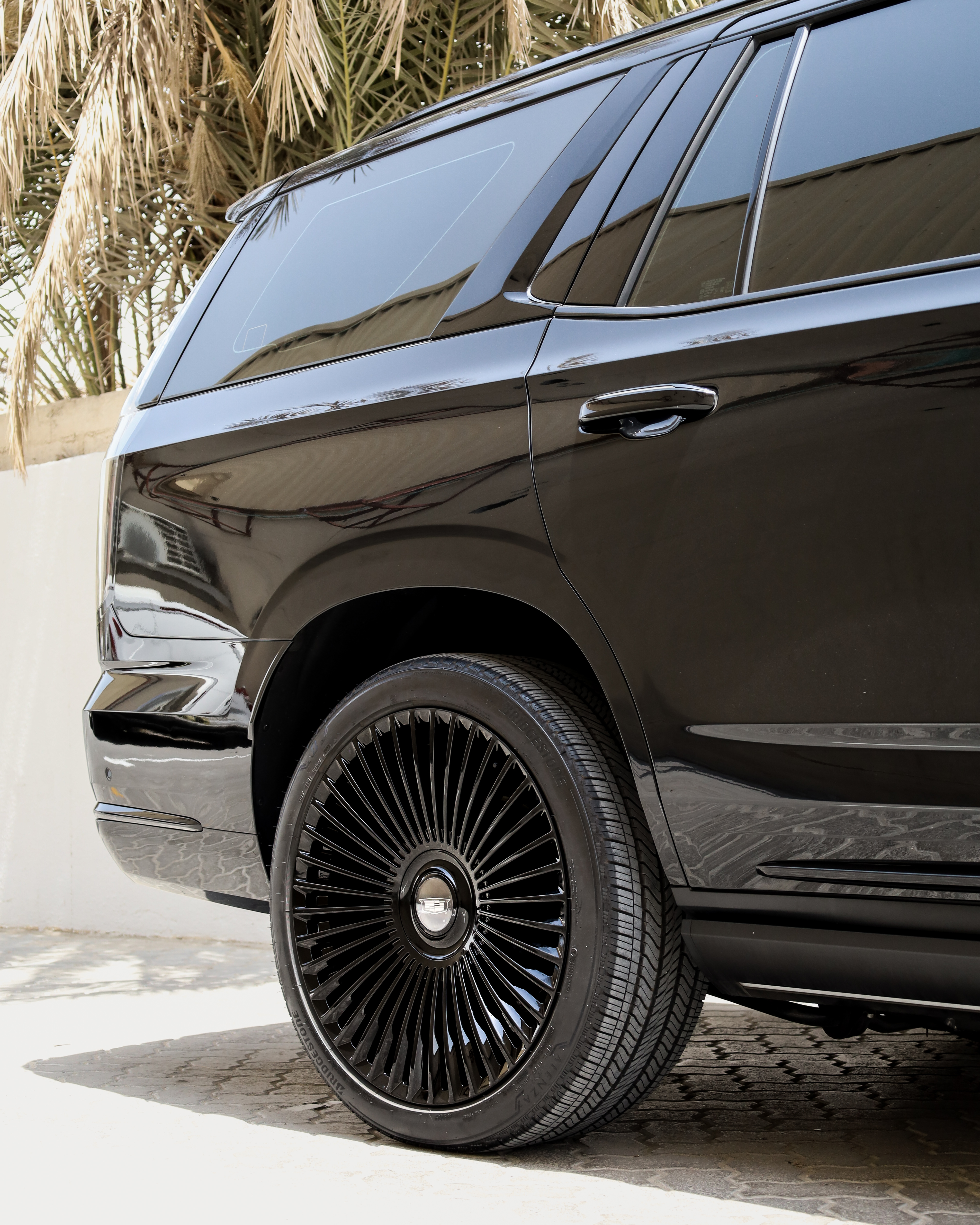 2025 CADILLAC  ESCALADE gallery image 3