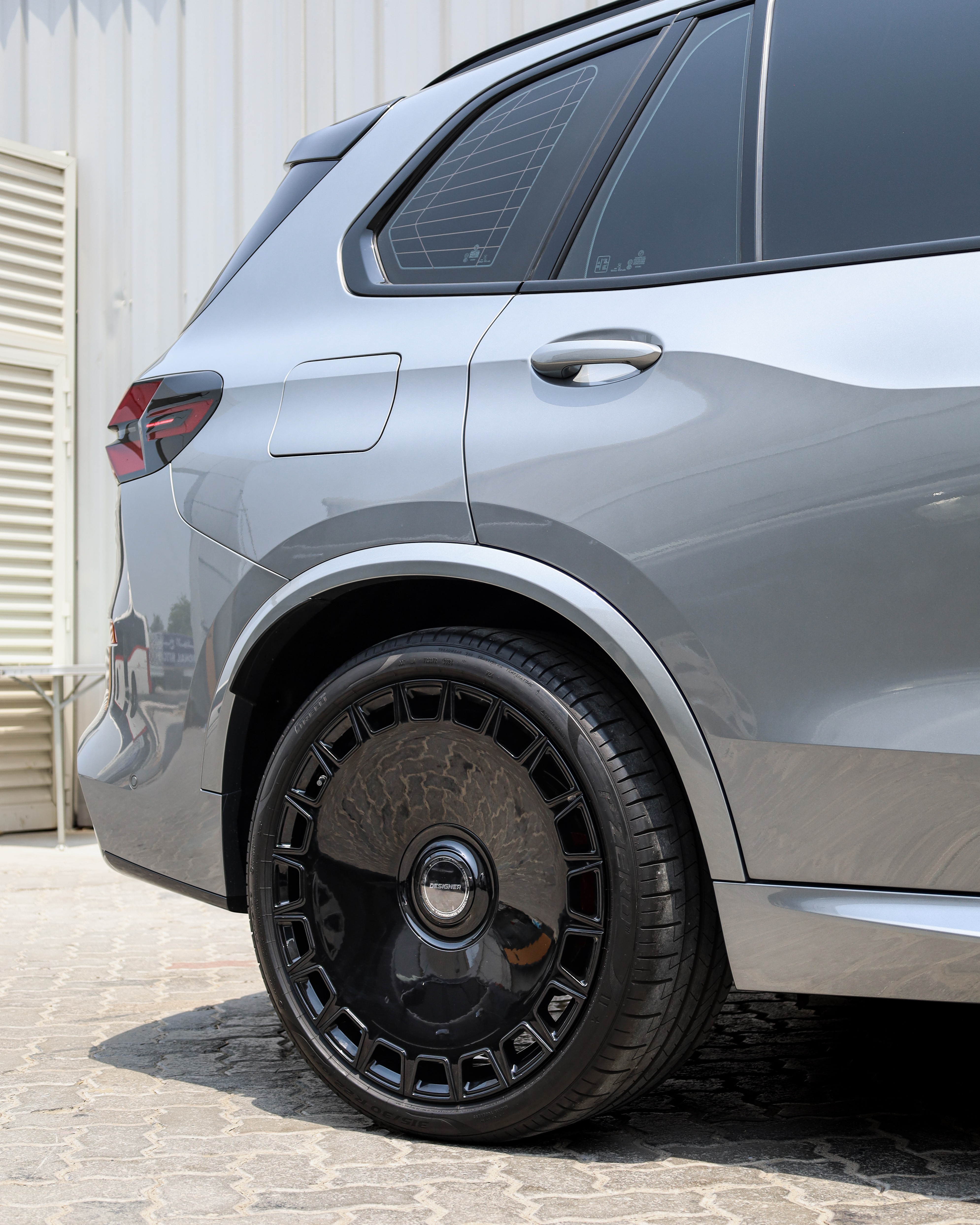 2025 BMW X5 gallery image 3