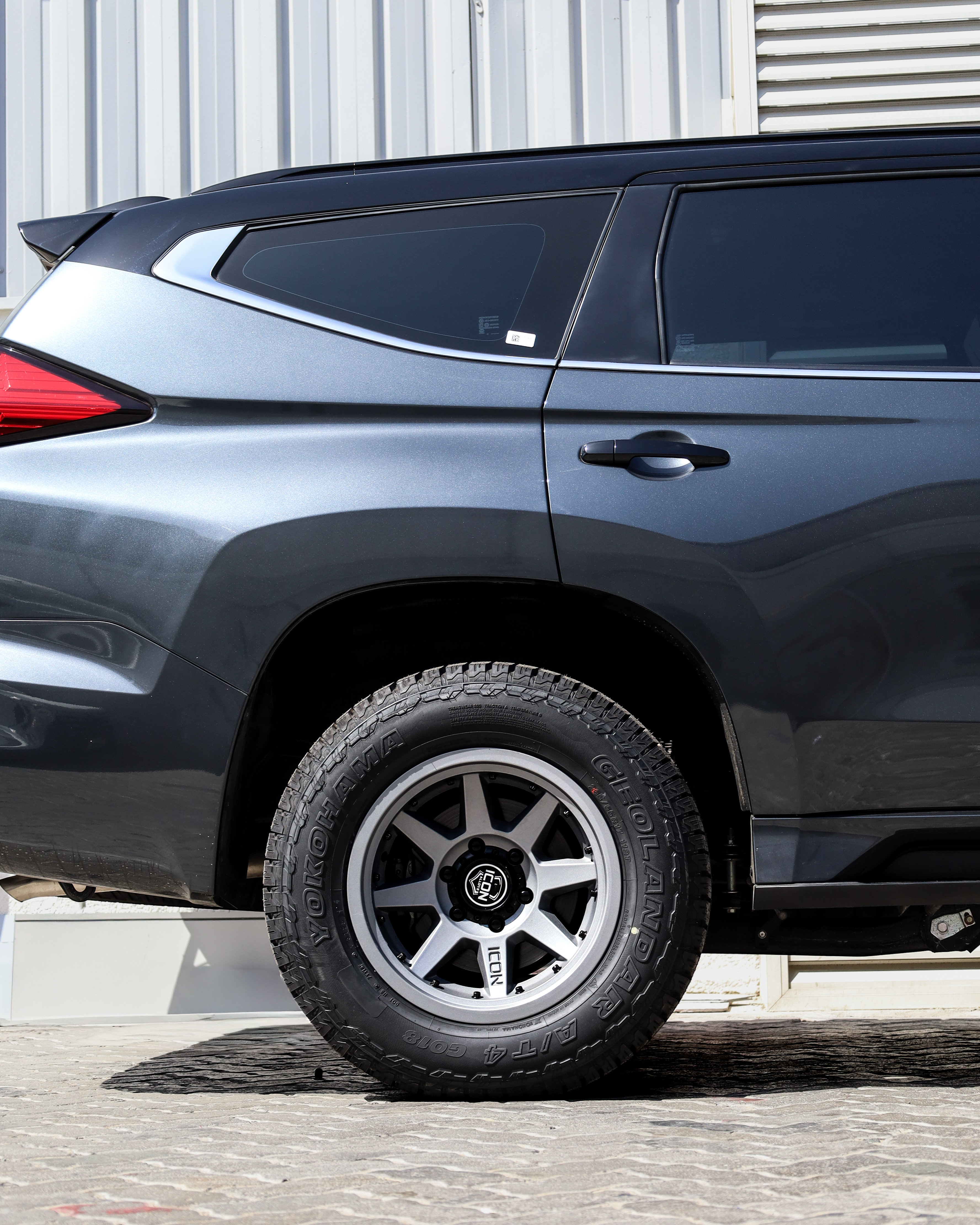 2021 MITSUBISHI MONTERO SPORT gallery image 5