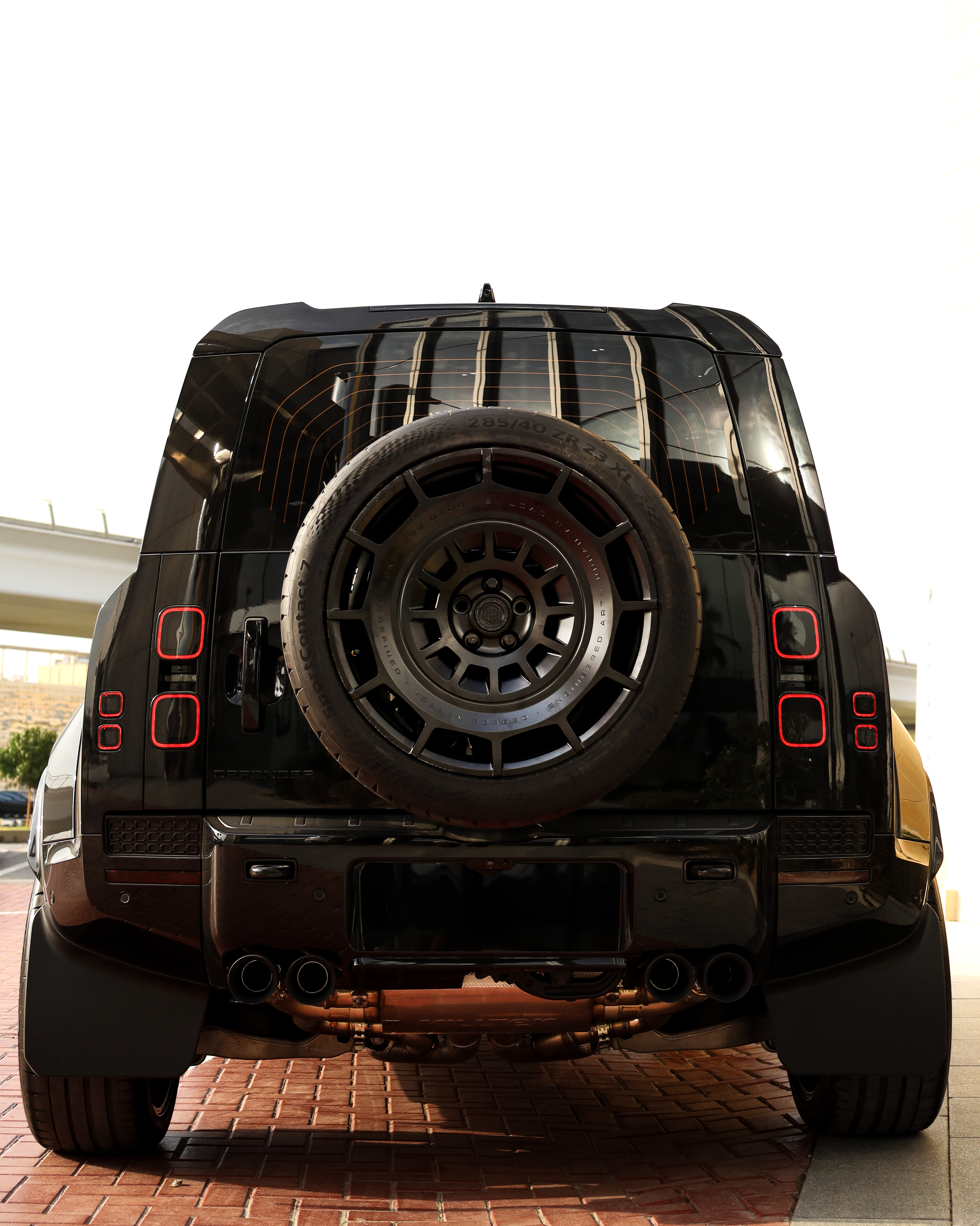 2025 LAND ROVER DEFENDER gallery image 3