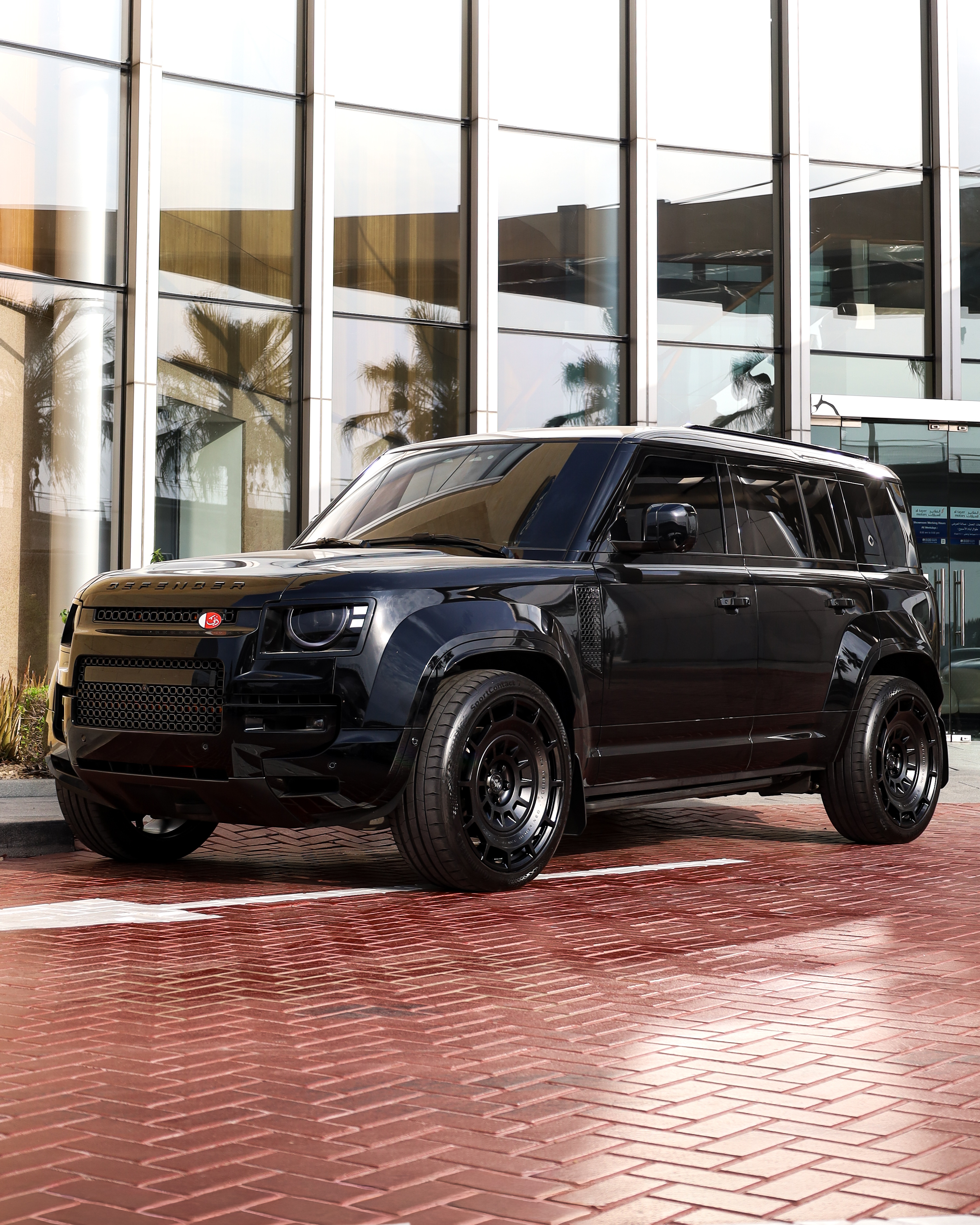 2025 LAND ROVER DEFENDER gallery image 9