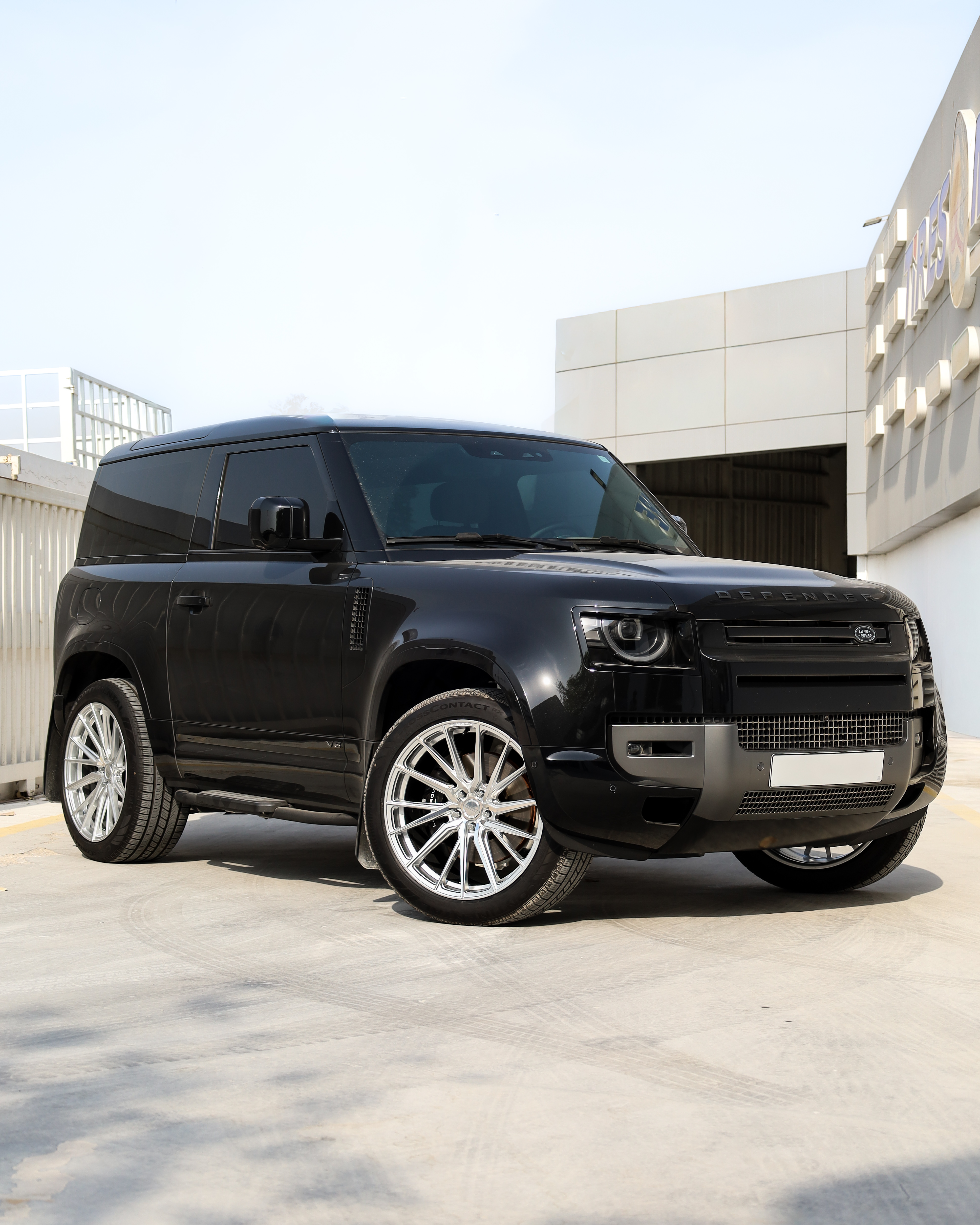 2026 LAND ROVER DEFENDER