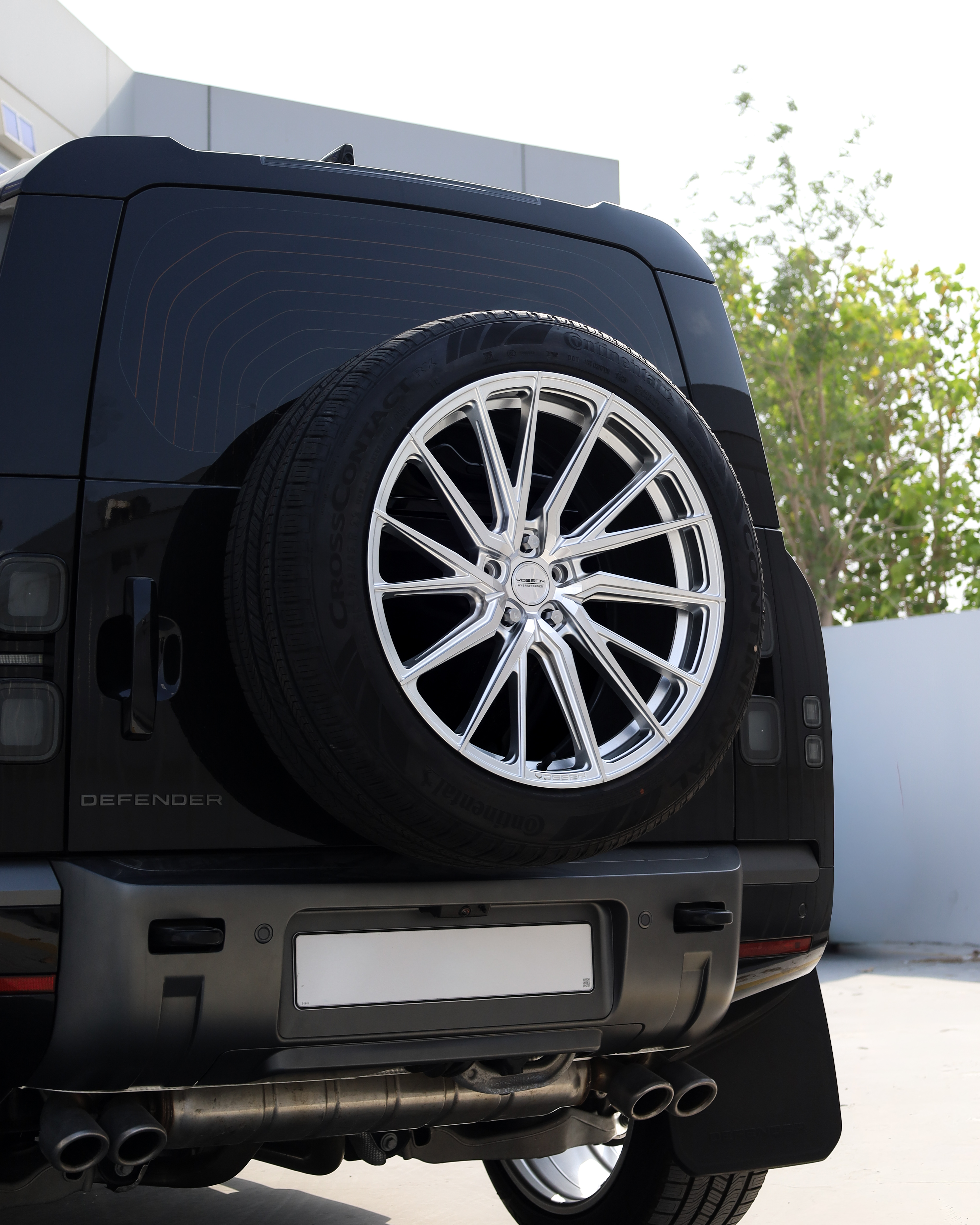 2026 LAND ROVER DEFENDER gallery image 4