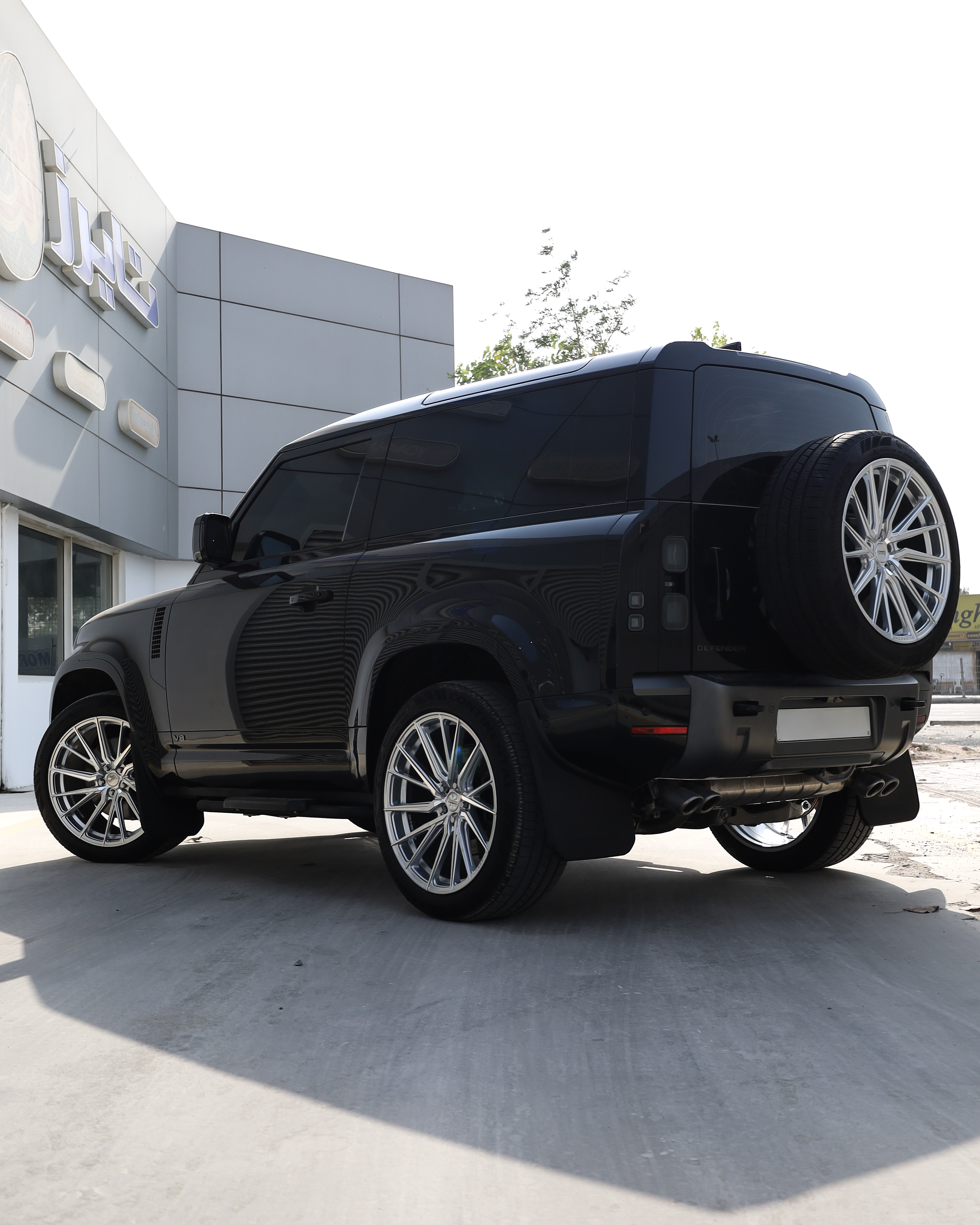 2026 LAND ROVER DEFENDER gallery image 5