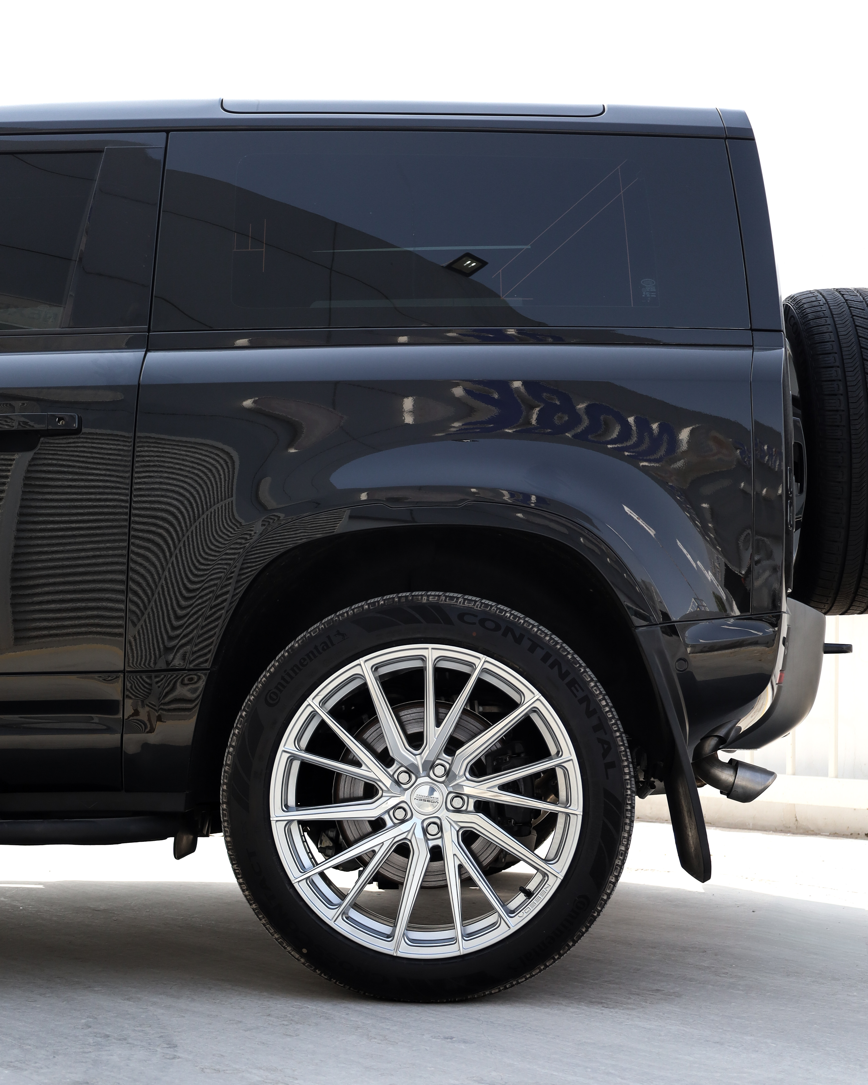 2026 LAND ROVER DEFENDER gallery image 6