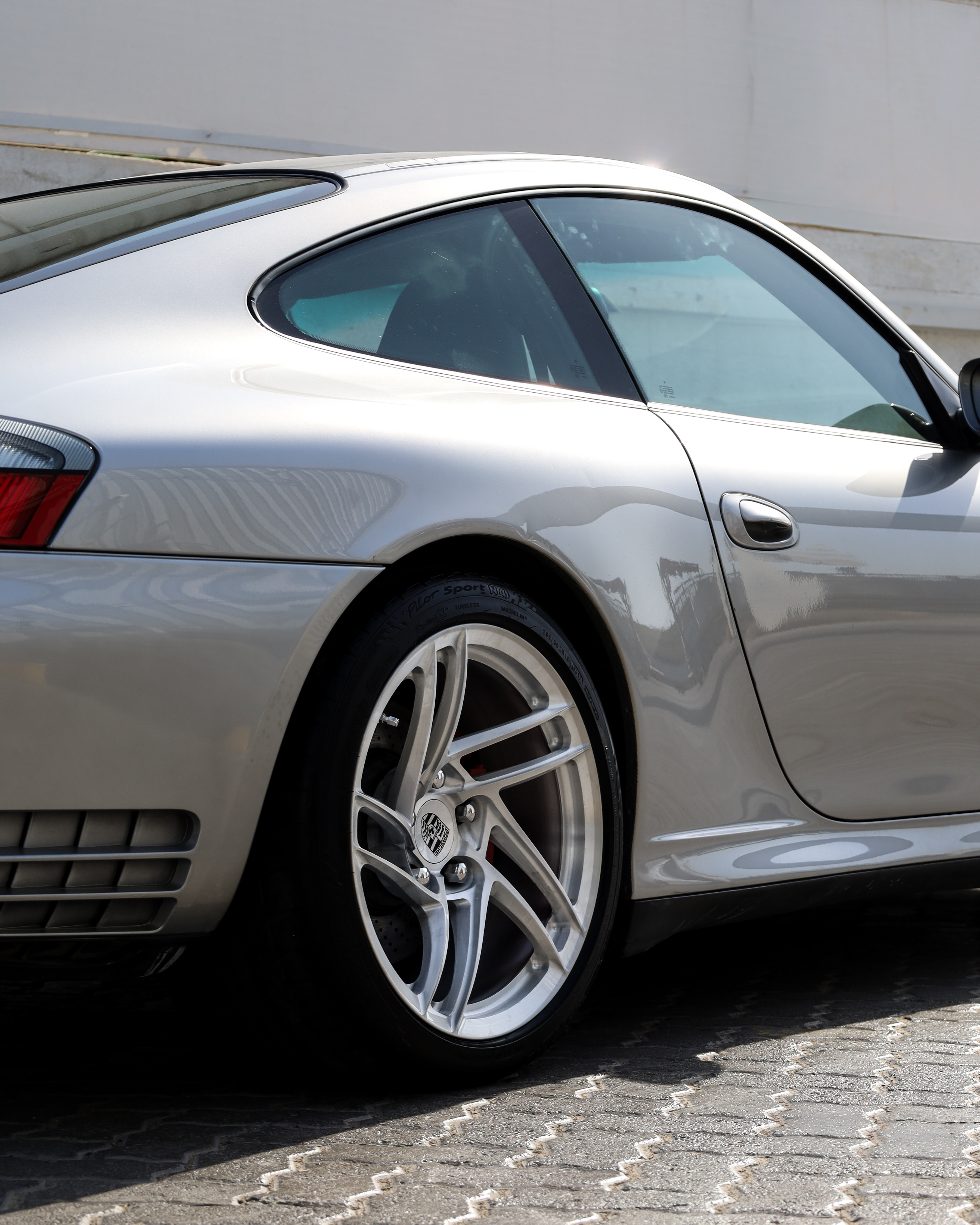 2004 PORSCHE  911 gallery image 4