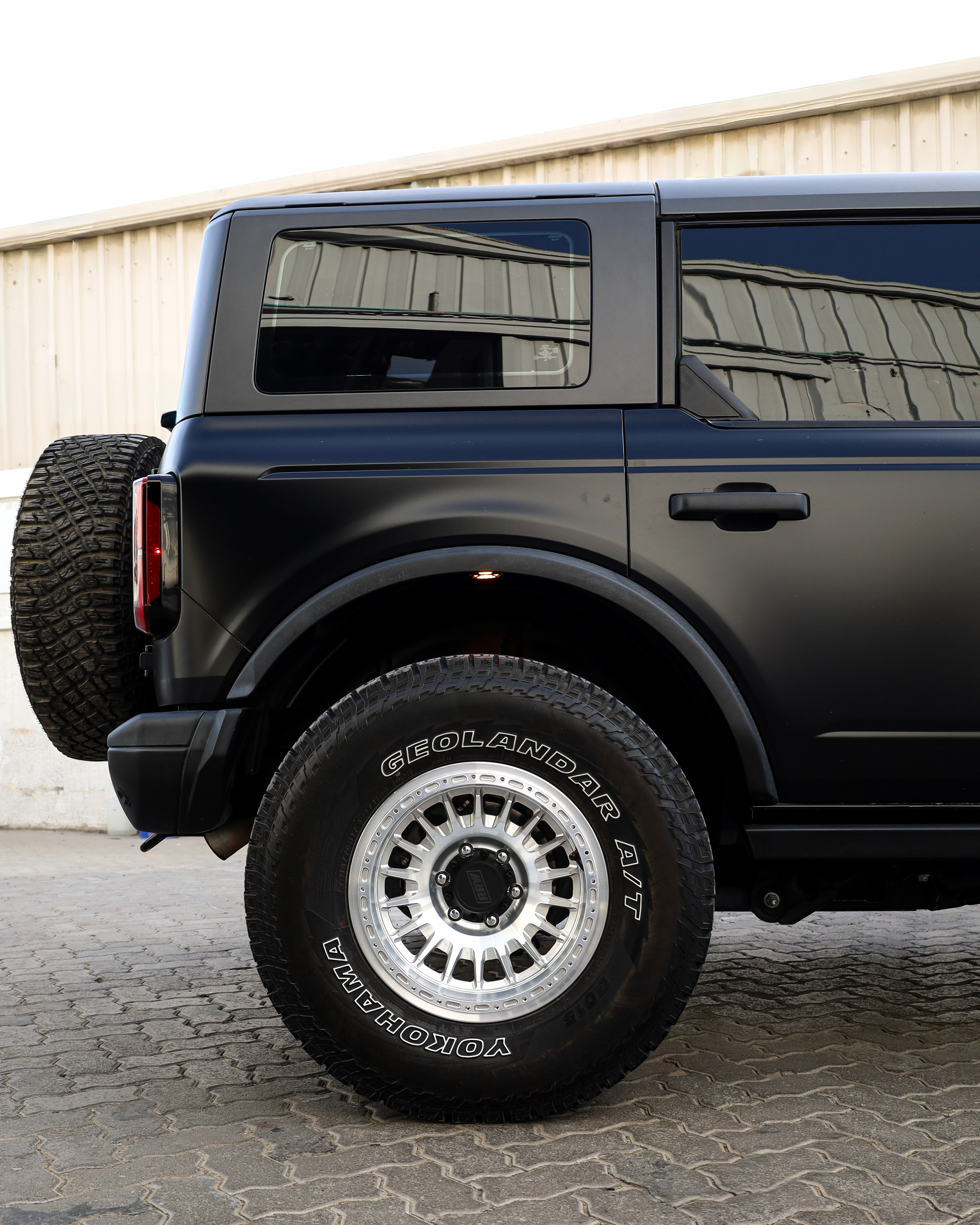 2025 FORD BRONCO gallery image 5