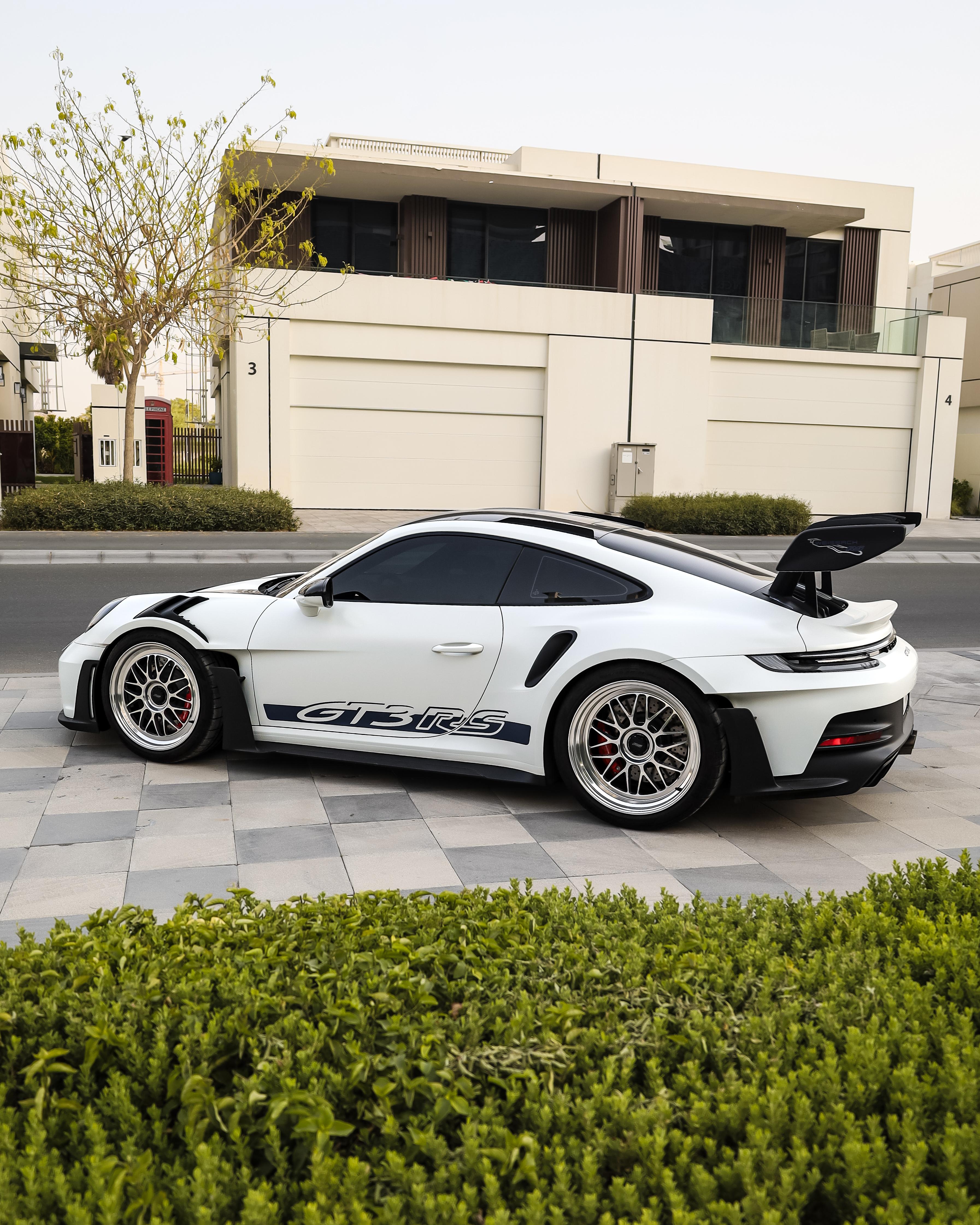 2025 PORSCHE 911 gallery image 4