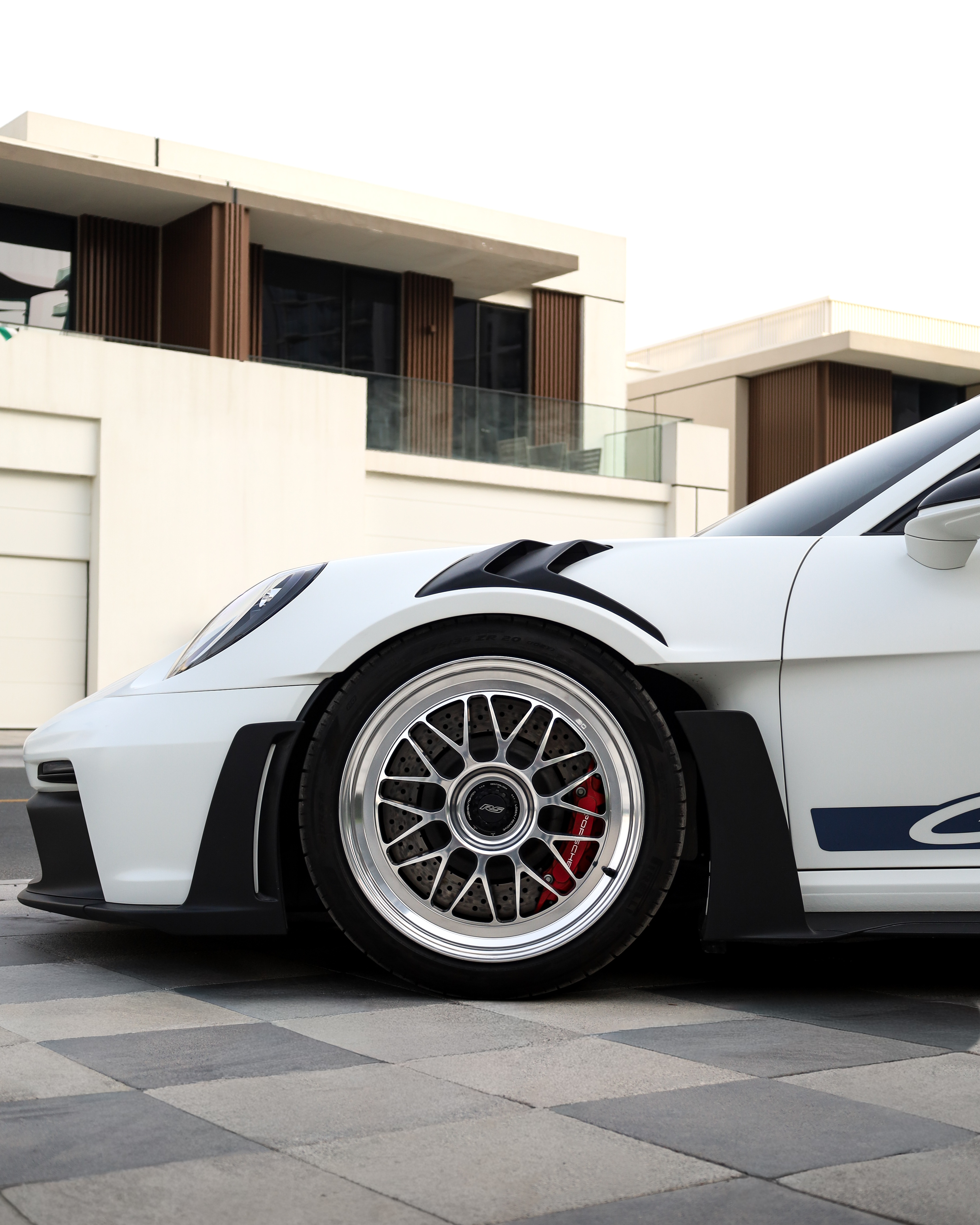 2025 PORSCHE 911 gallery image 7