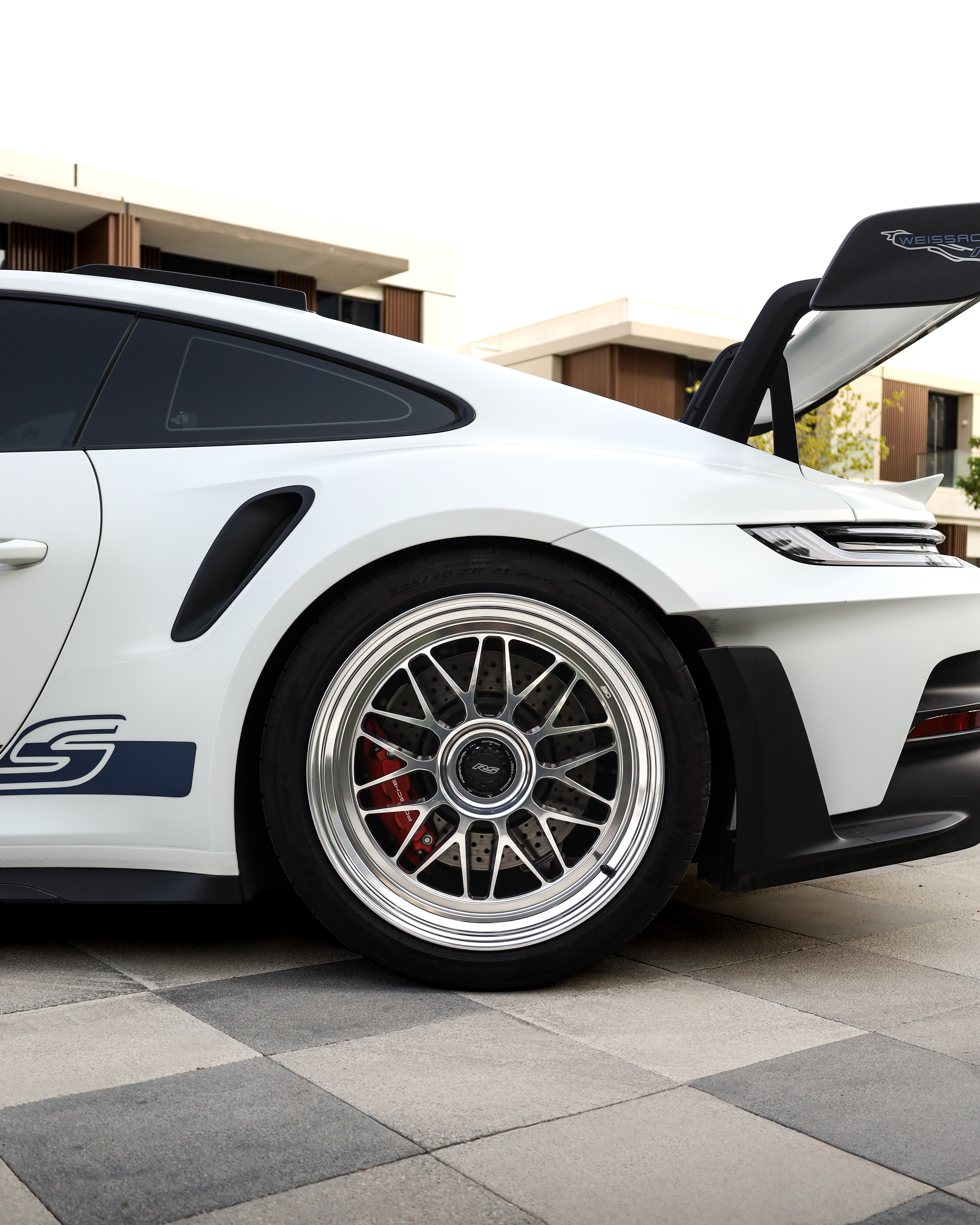 2025 PORSCHE 911 gallery image 8