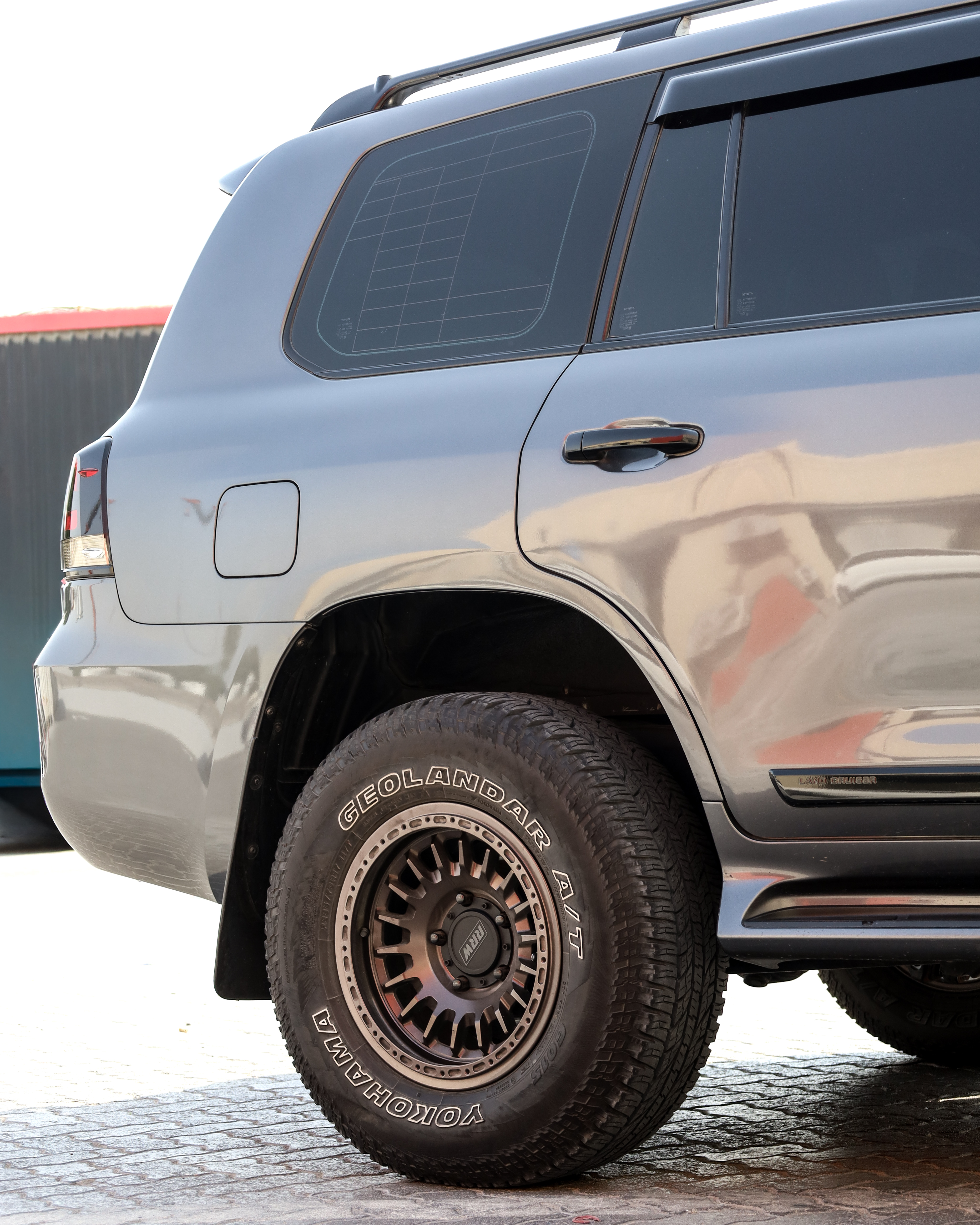 2021 TOYOTA  LAND CRUISER 200 gallery image 3