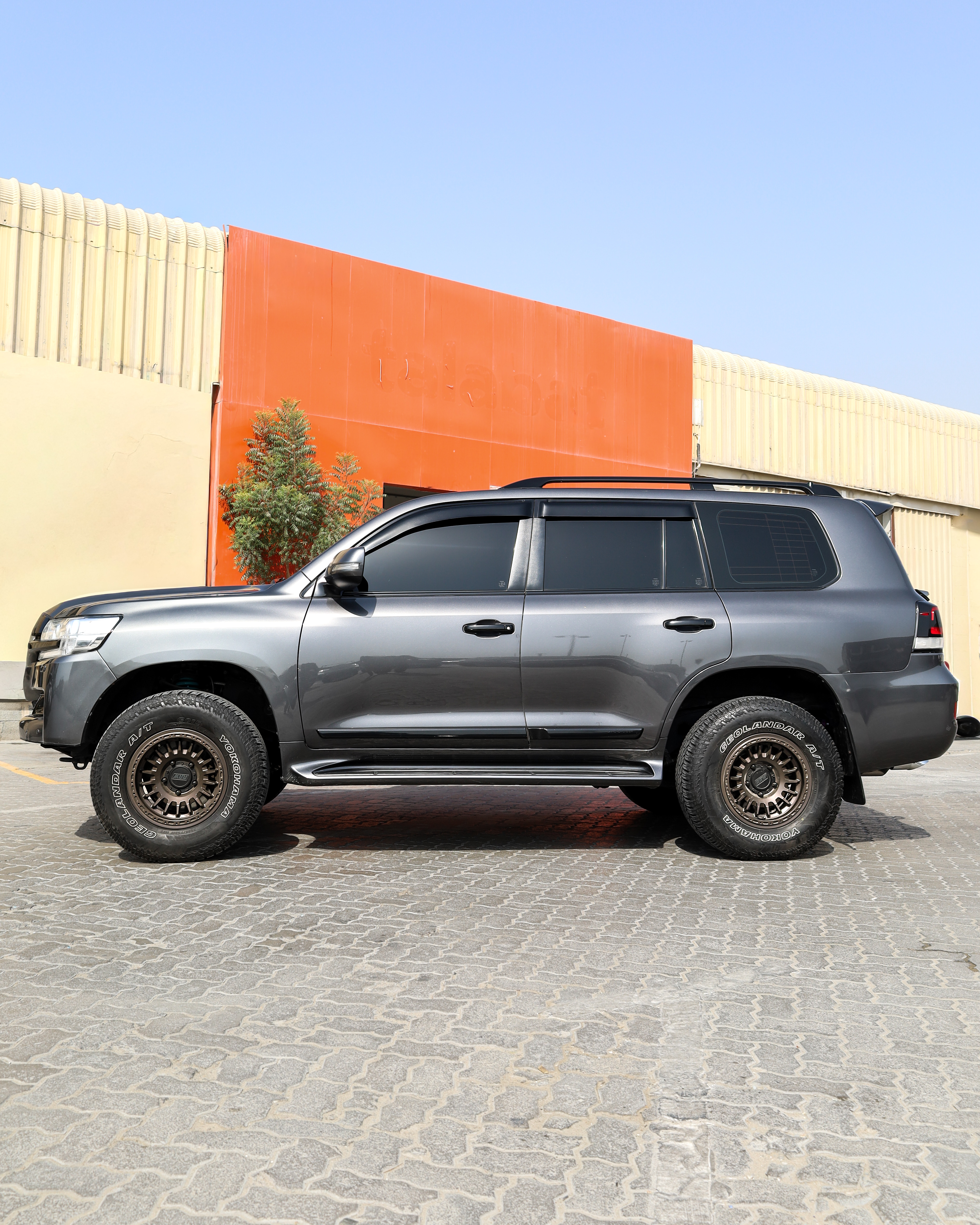 2021 TOYOTA  LAND CRUISER 200 gallery image 4