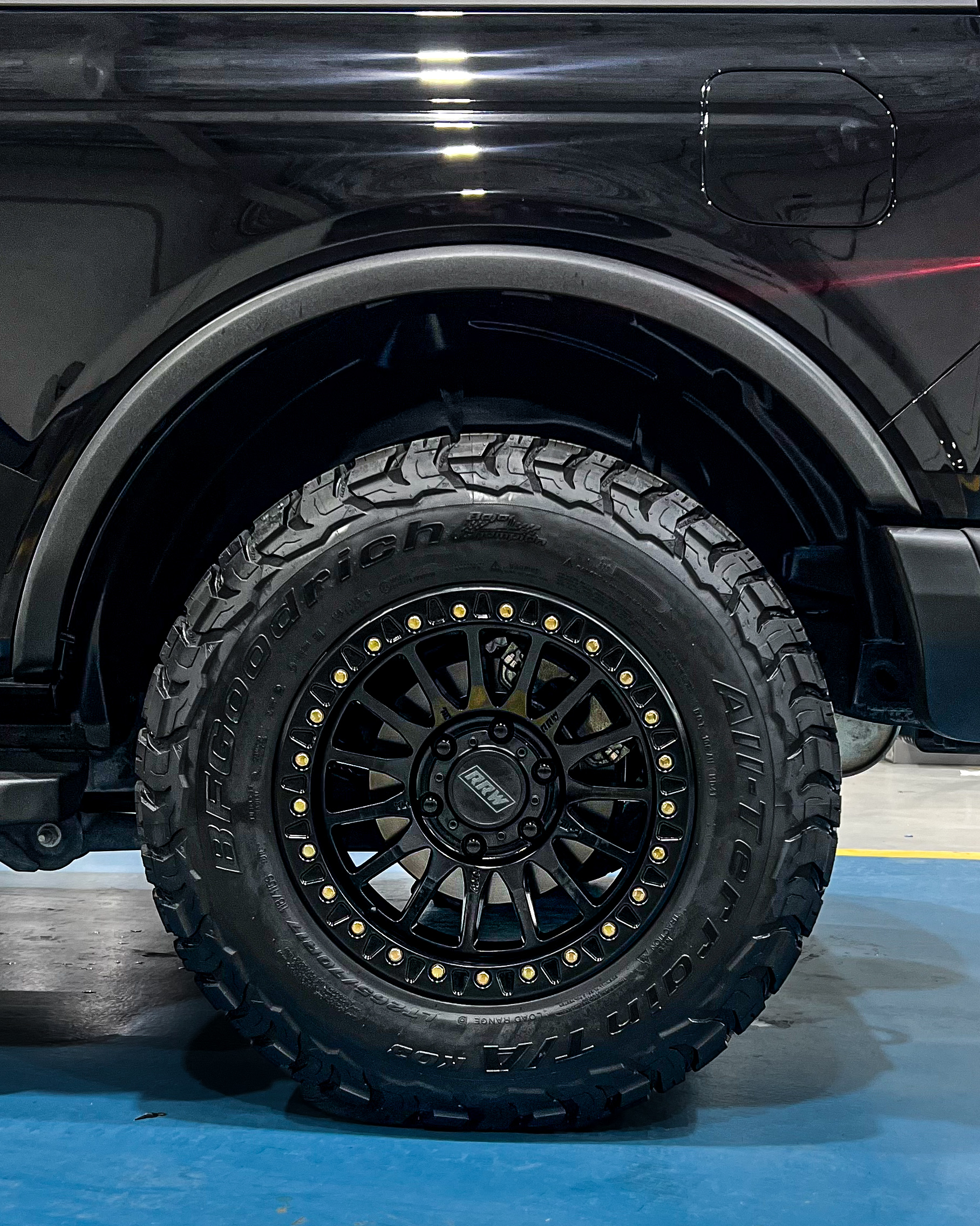 2023 FORD BRONCO gallery image 5