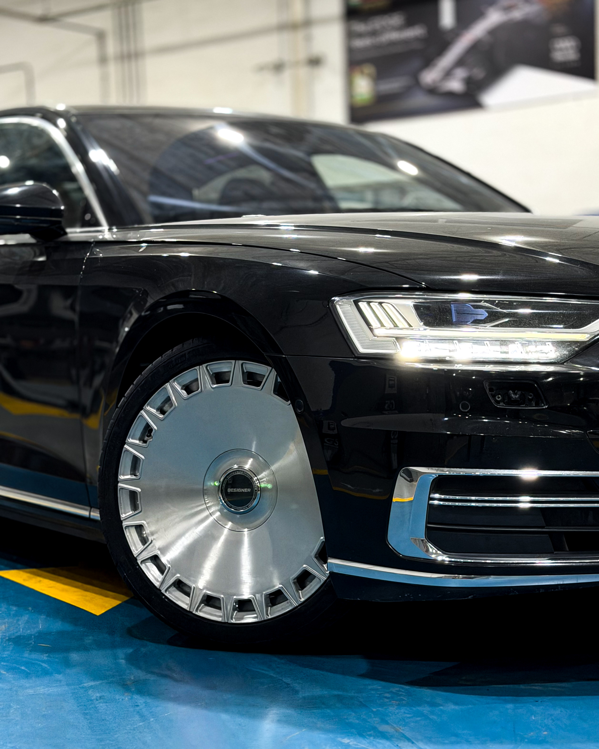 2019 AUDI A8L gallery image 2