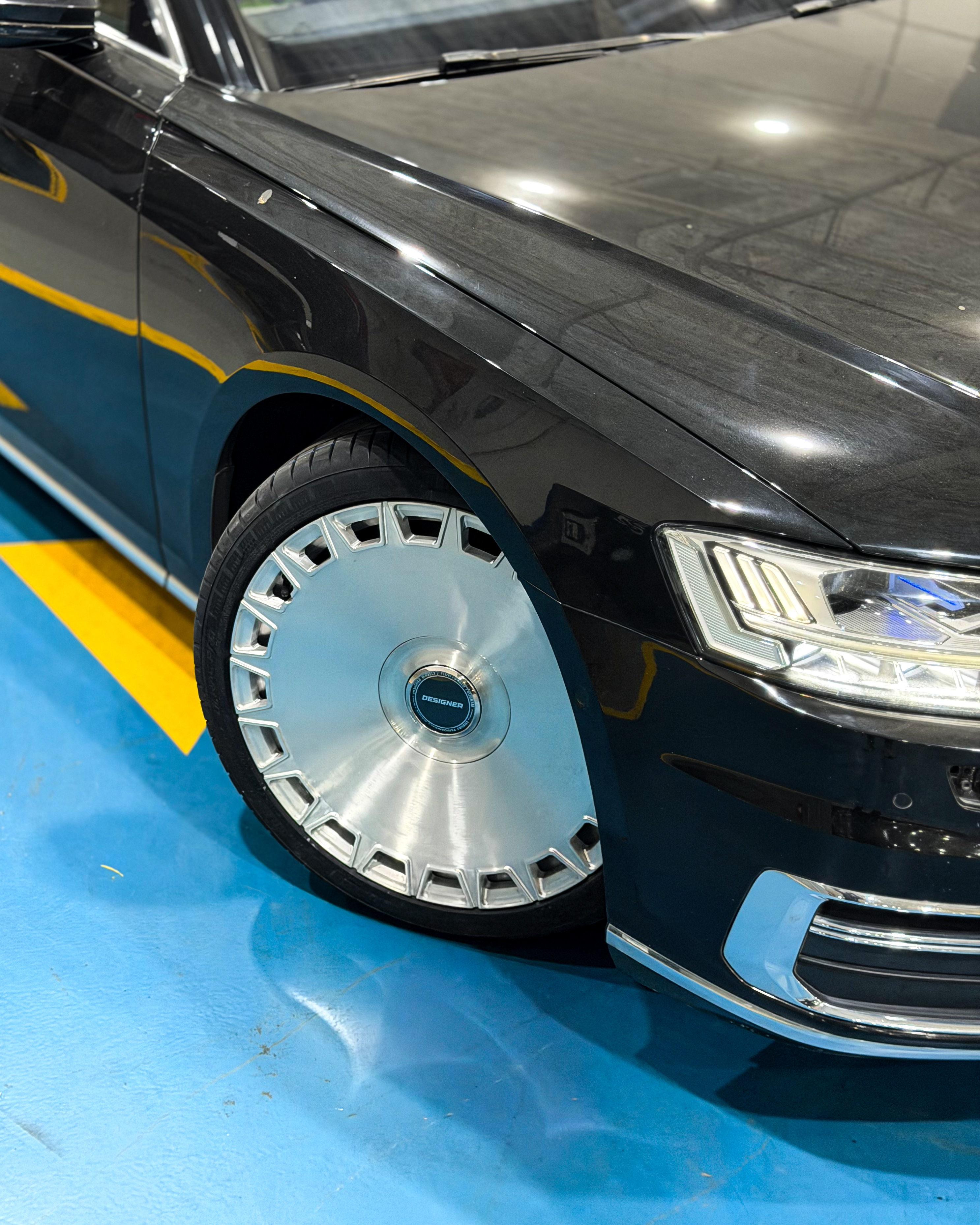 2019 AUDI A8L gallery image 4