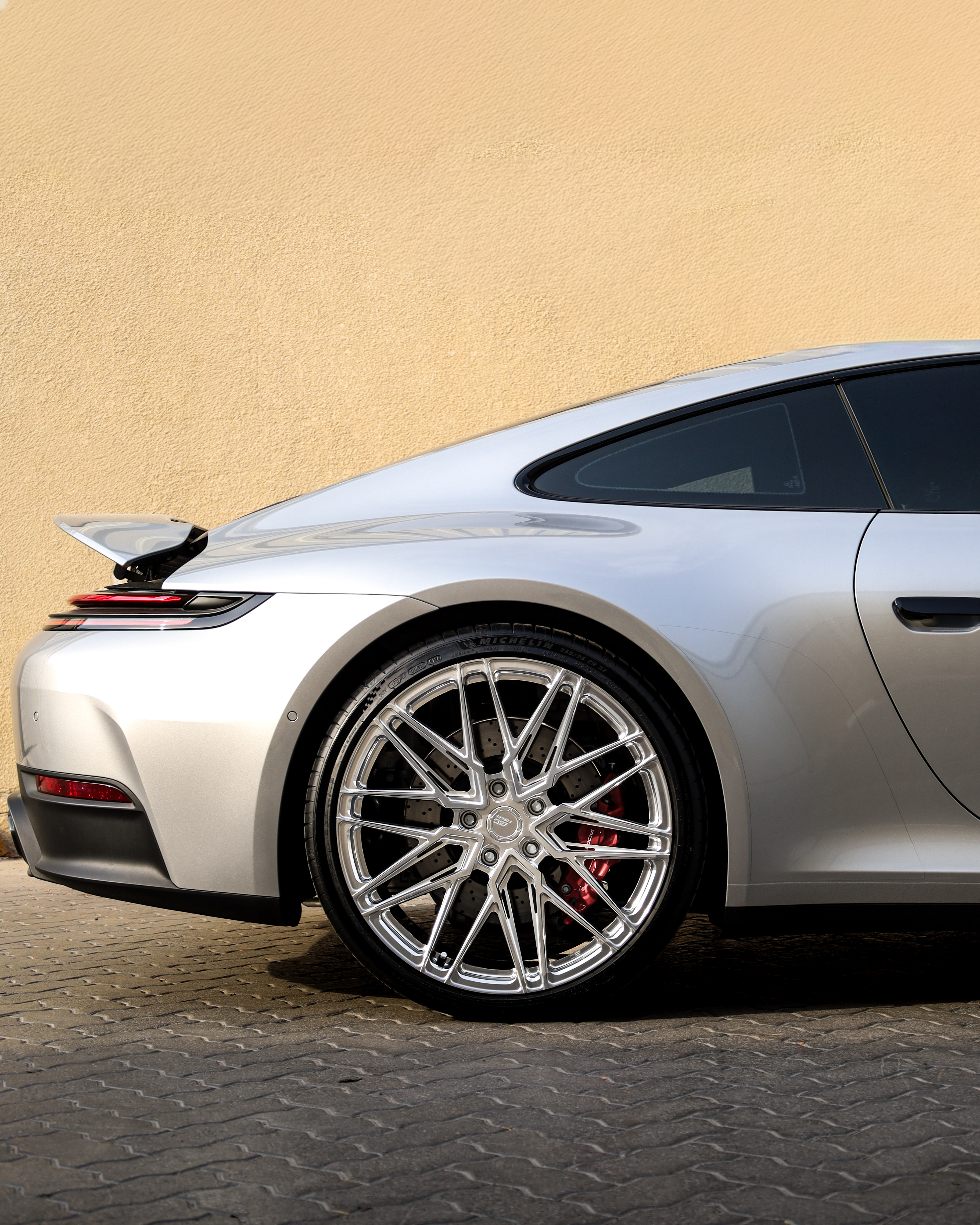 2026 PORSCHE 911 gallery image 2