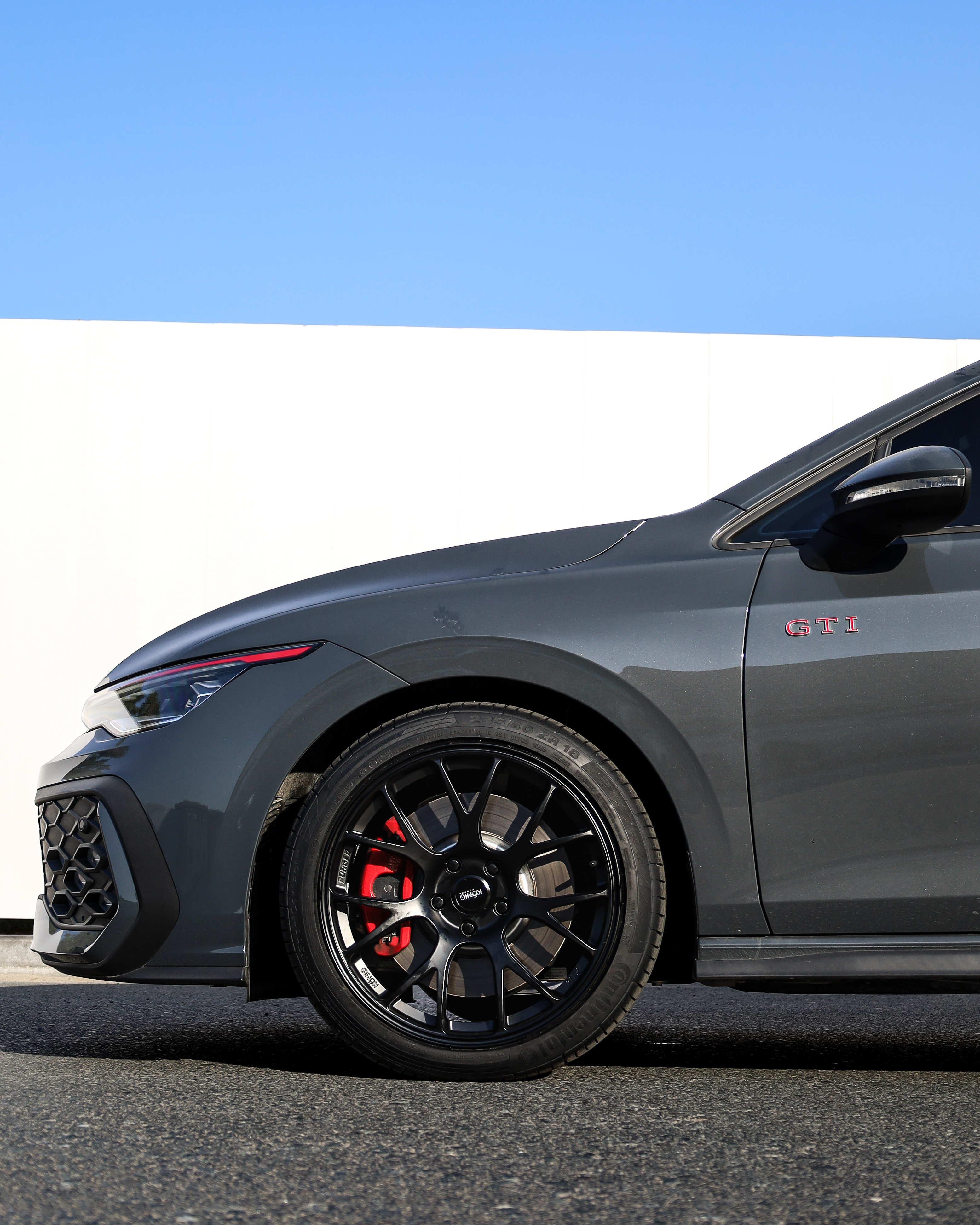 2026 VOLKSWAGEN GOLF gallery image 2