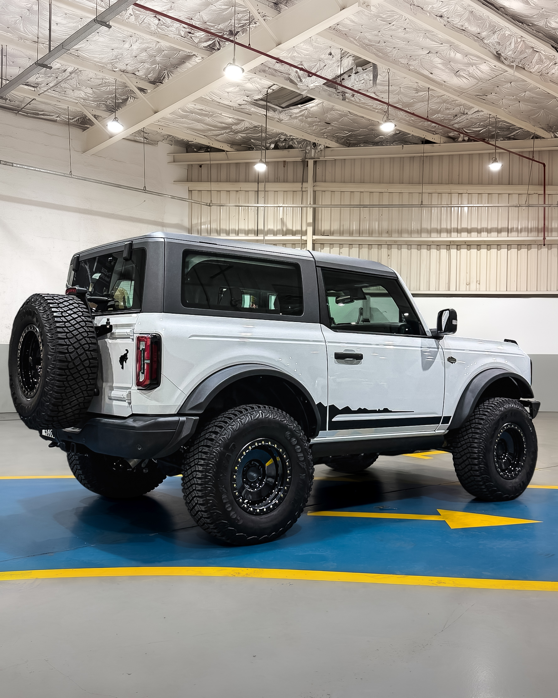 2023 FORD BRONCO gallery image 6
