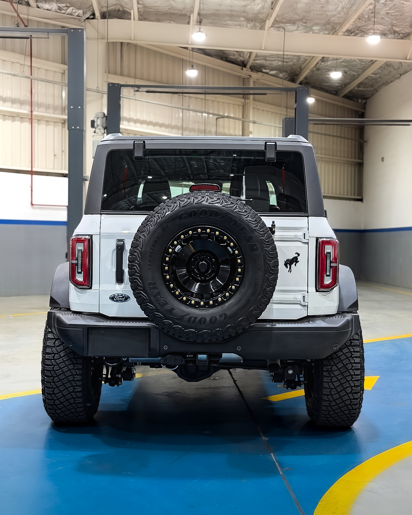2023 FORD BRONCO gallery image 8