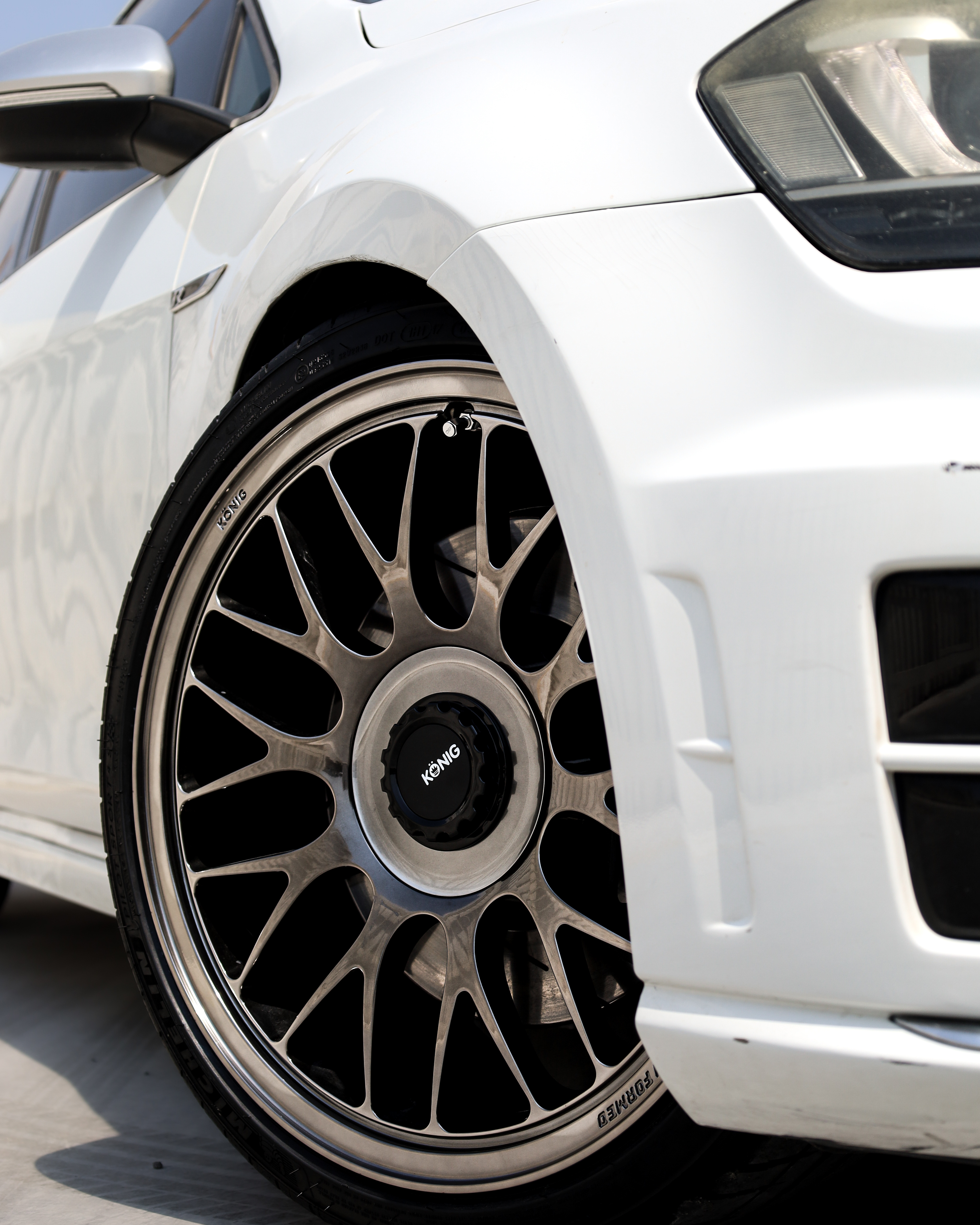 2019 VOLKSWAGEN GOLF gallery image 2