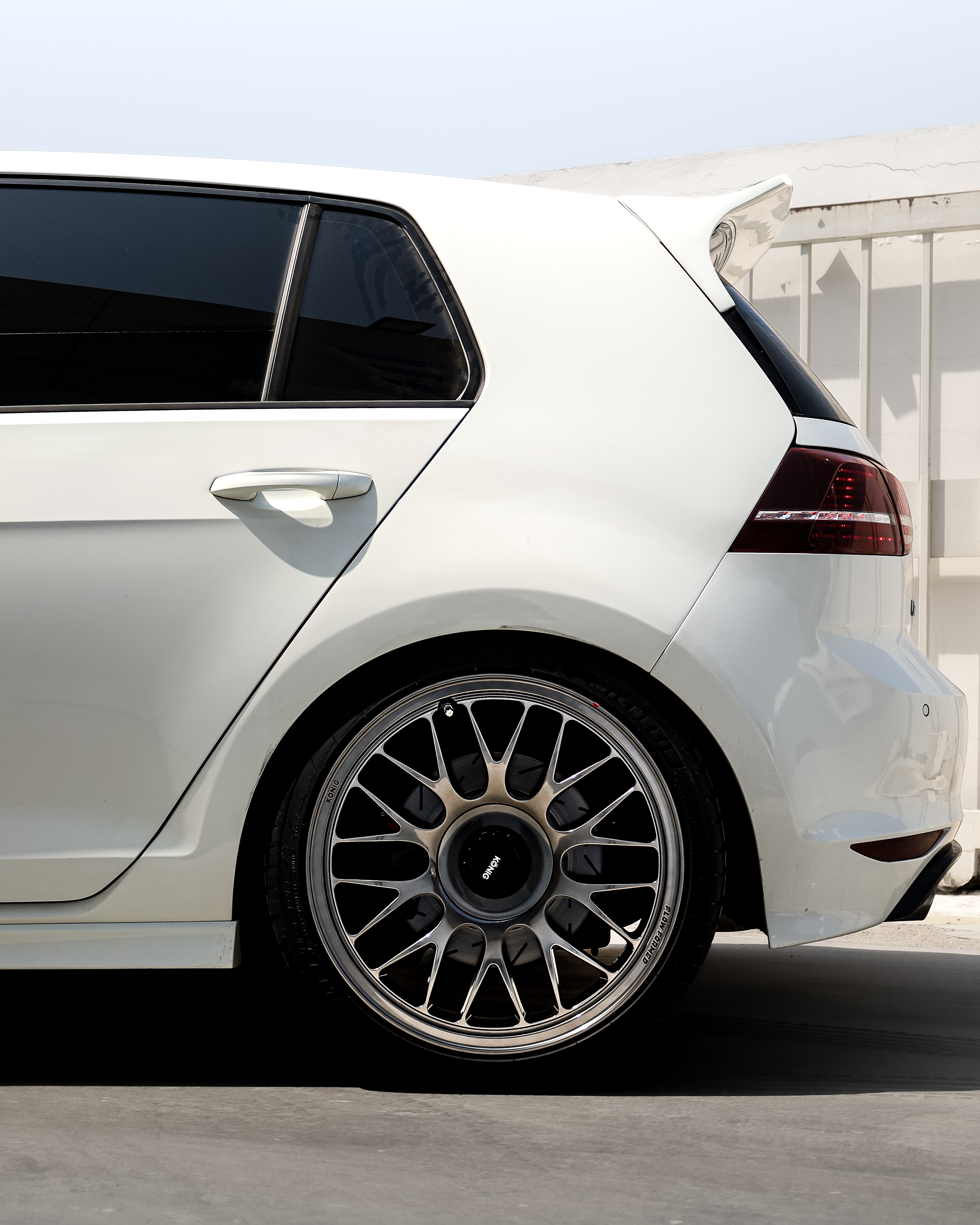 2019 VOLKSWAGEN GOLF gallery image 3