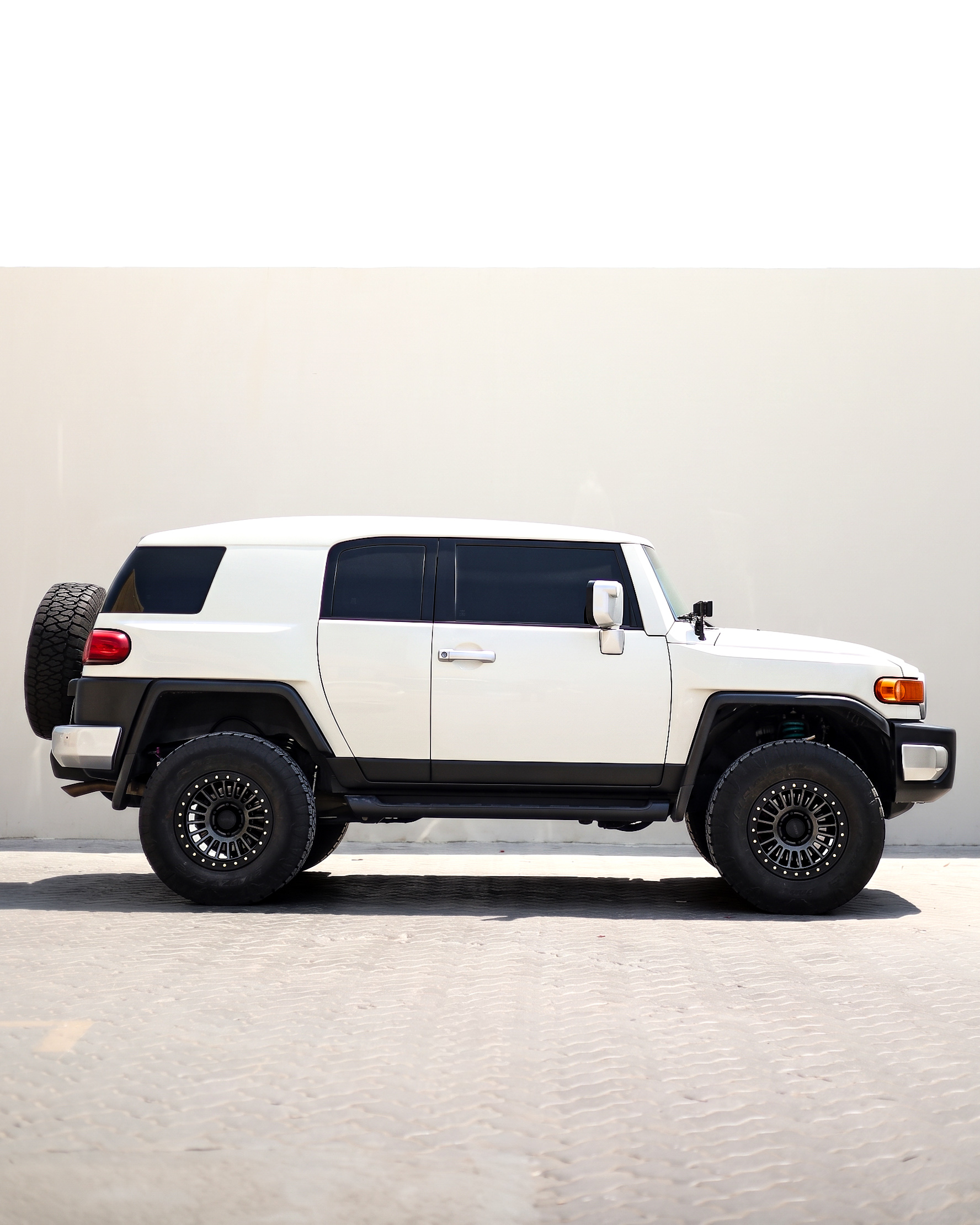 2023 TOYOTA  FJ CRUISER gallery image 4