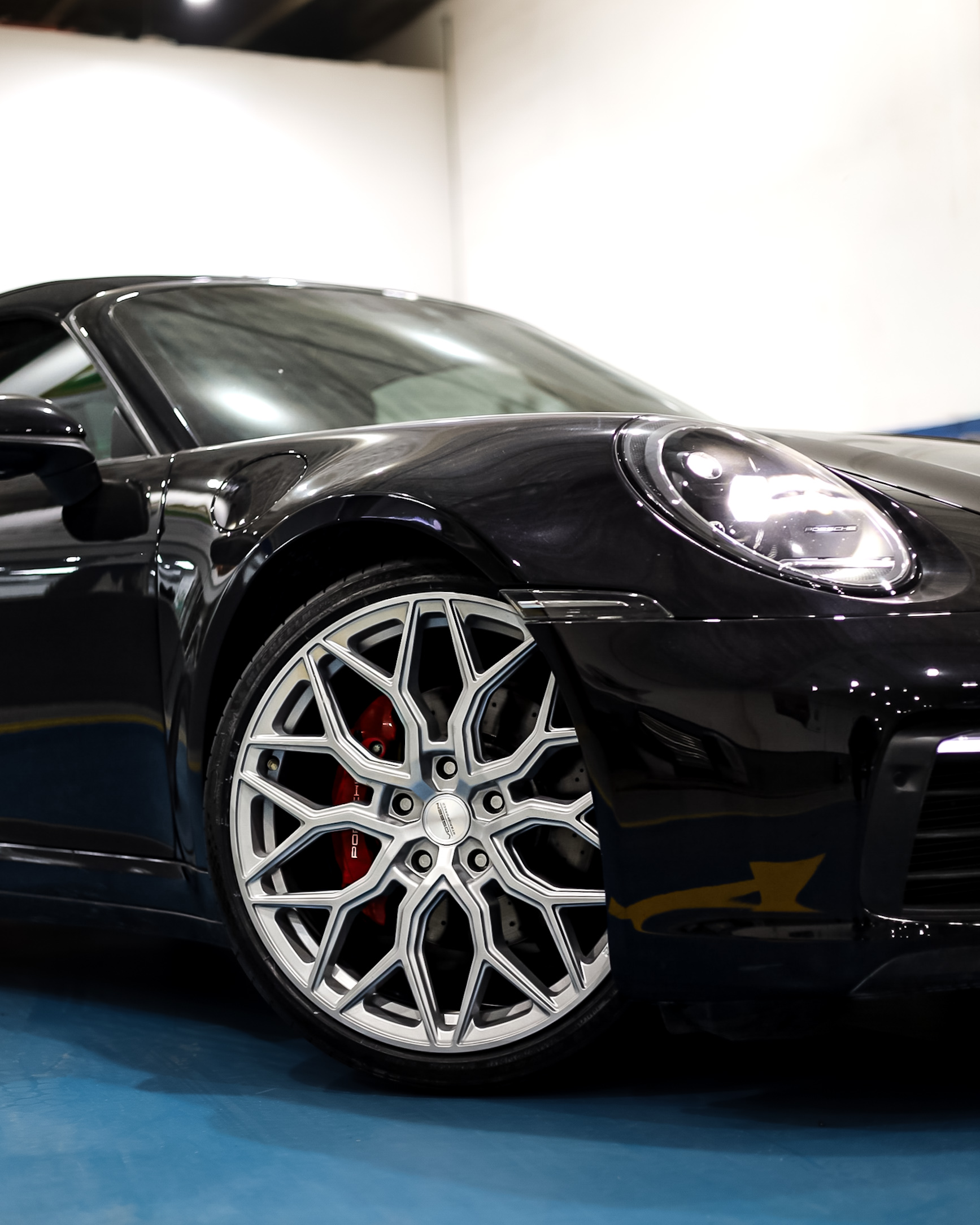 2020 PORSCHE 911 gallery image 2