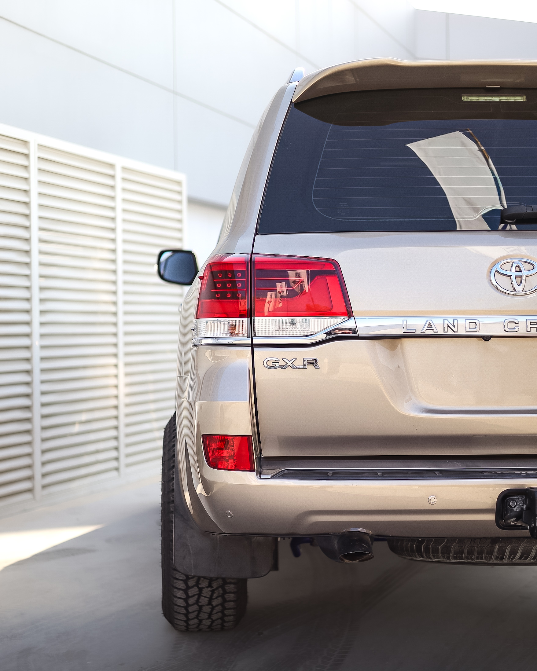2016 TOYOTA LAND CRUISER 200 gallery image 4