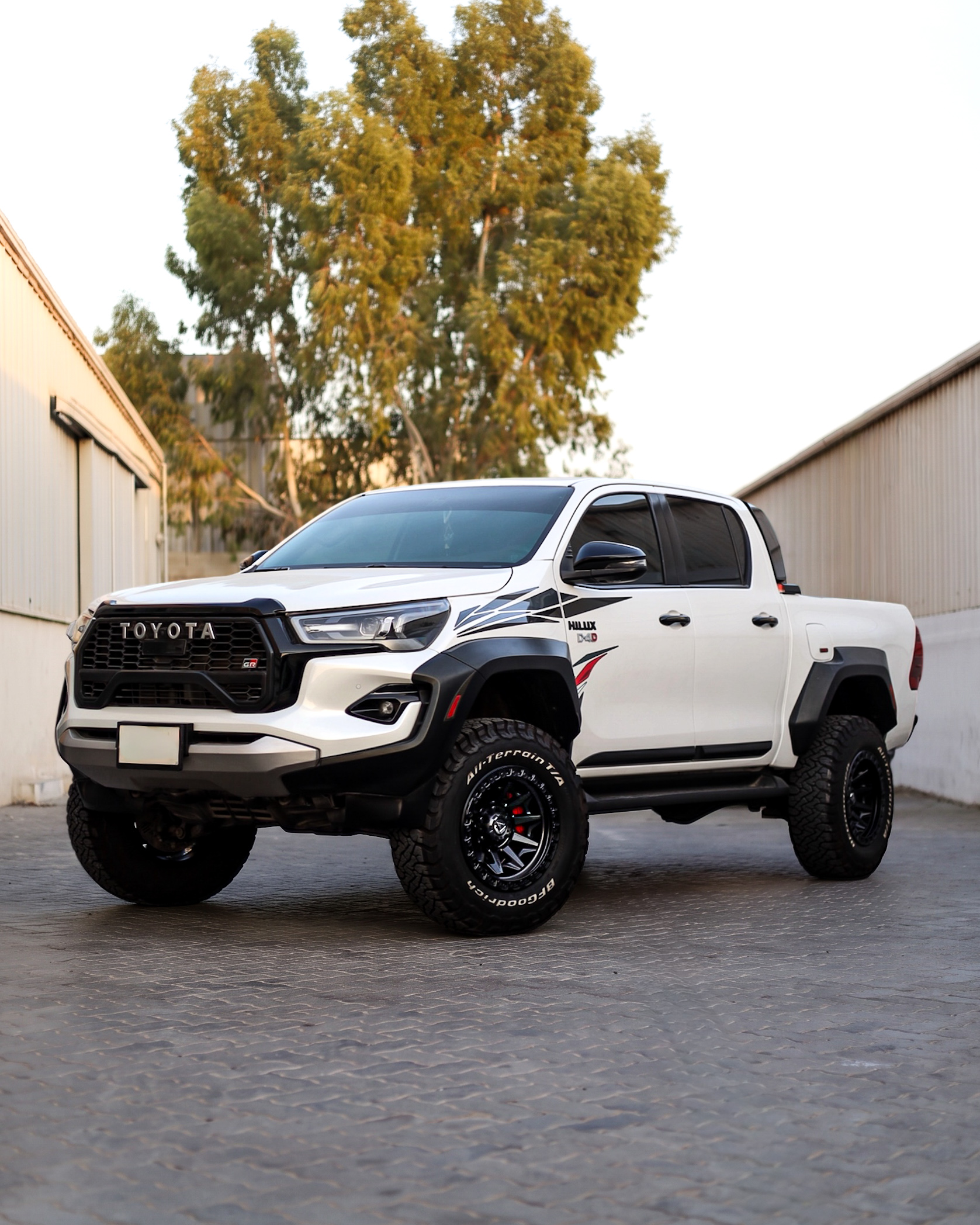 2025 TOYOTA HILUX