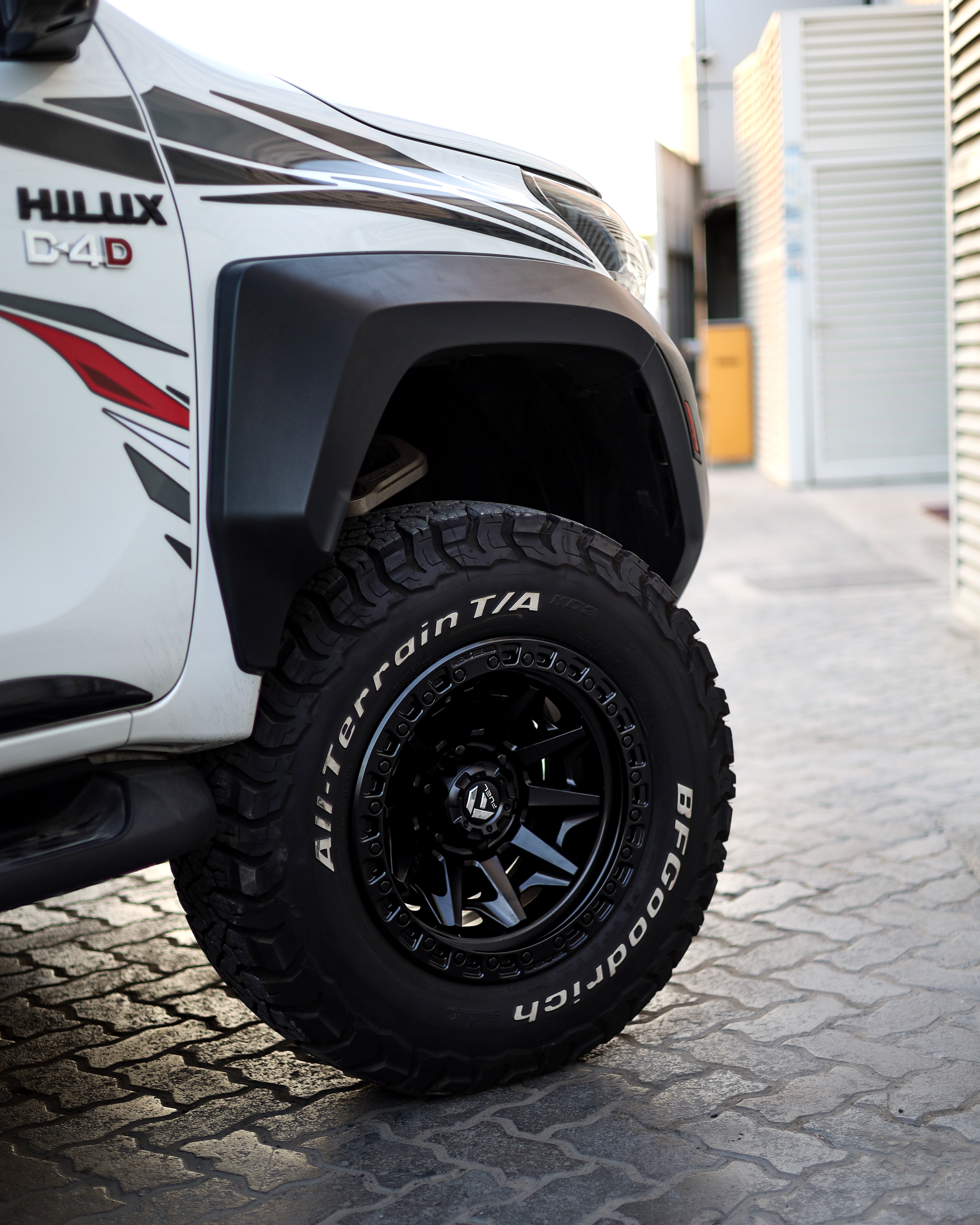 2025 TOYOTA HILUX gallery image 2
