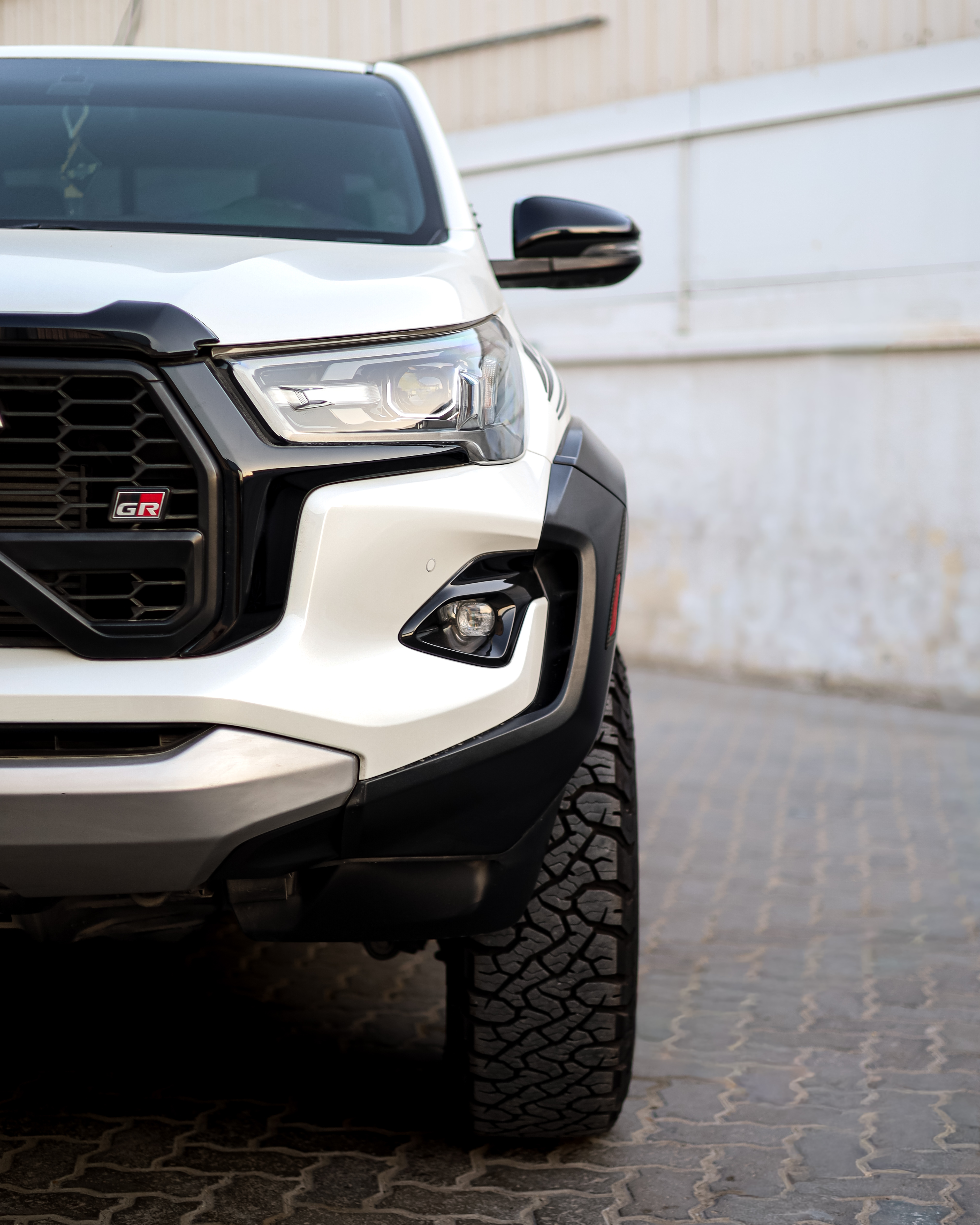 2025 TOYOTA HILUX gallery image 7