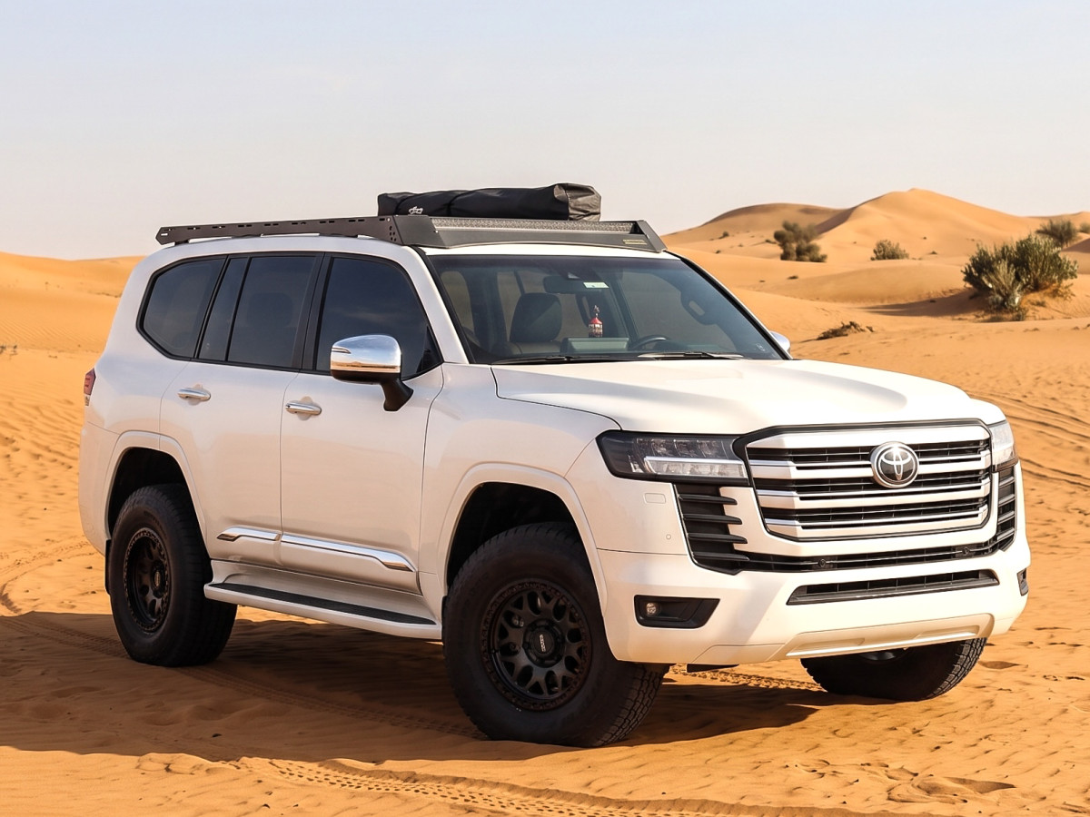 2024 TOYOTA  LAND CRUISER 300 fitted with Dakar Forged GRIDLOCK Bronze Wheel