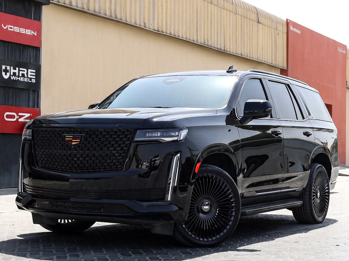 2022 CADILLAC ESCALADE fitted with Designer LX-02 Brushed Silver Wheel
